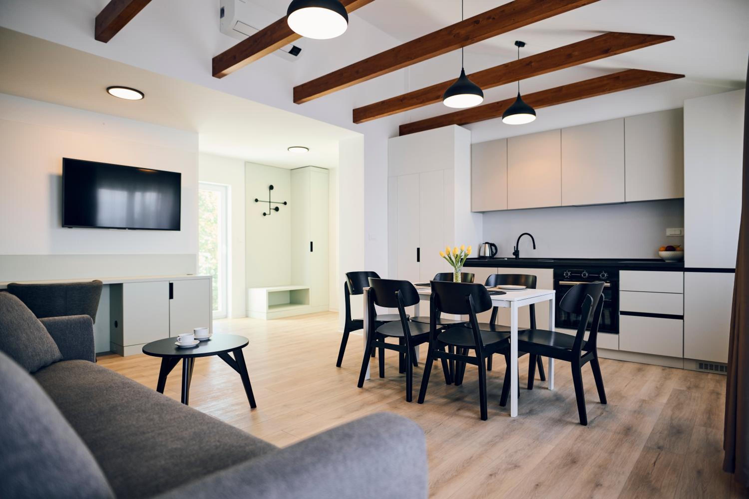 Apartamento de Três Quartos com Varanda Lado do Mar