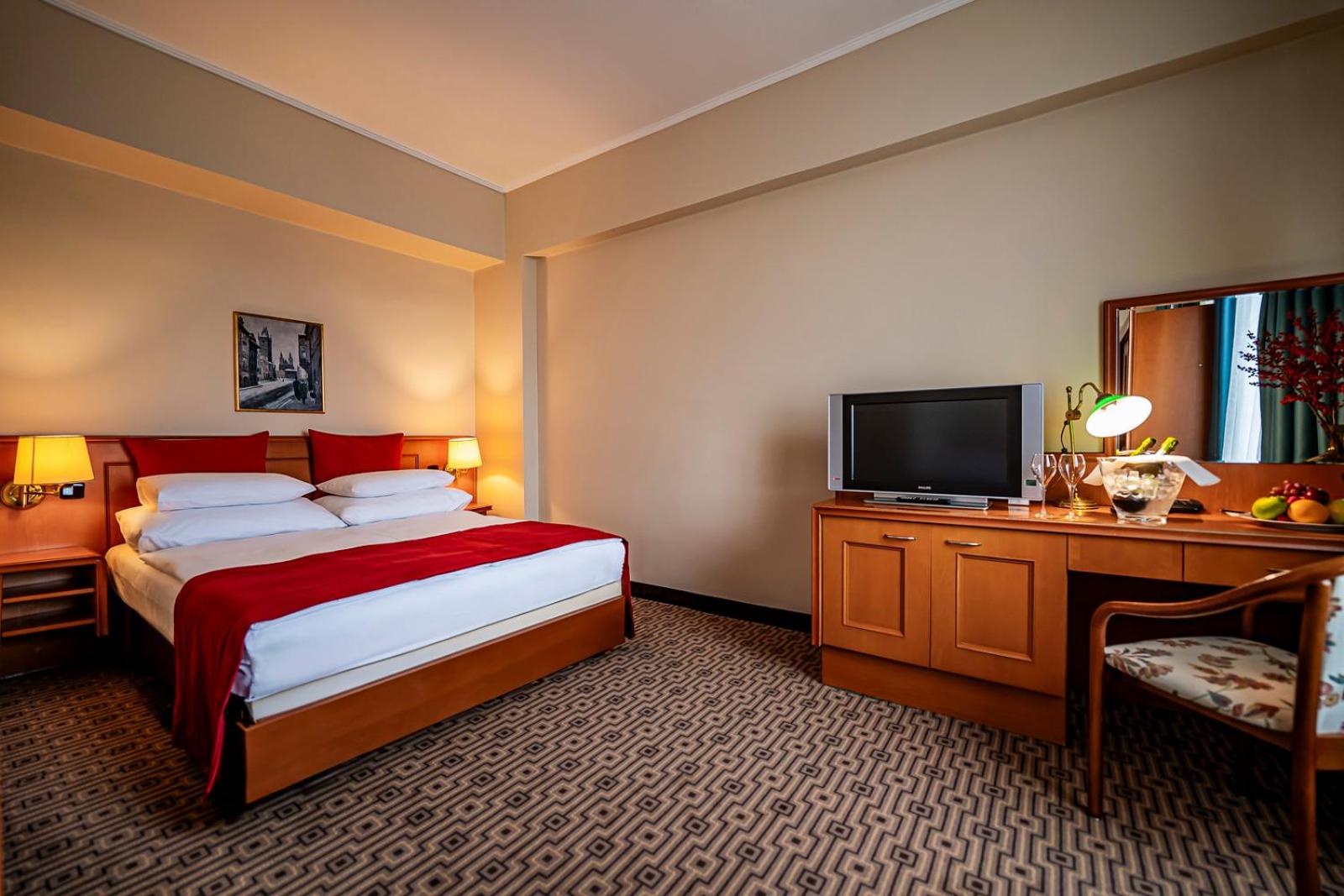 Standard Double or Twin Room - Photo 1