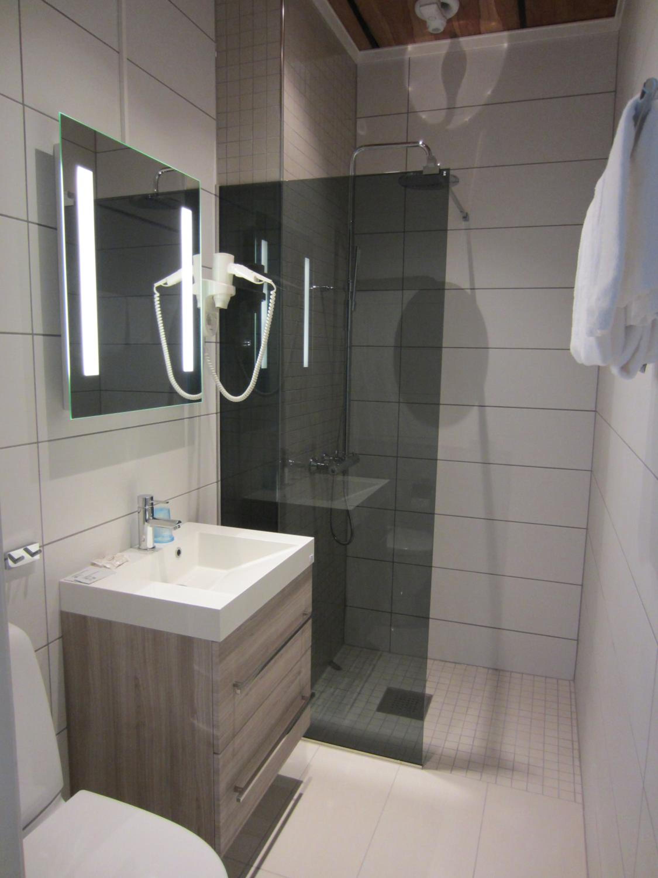 Double or Twin Room - Photo 2