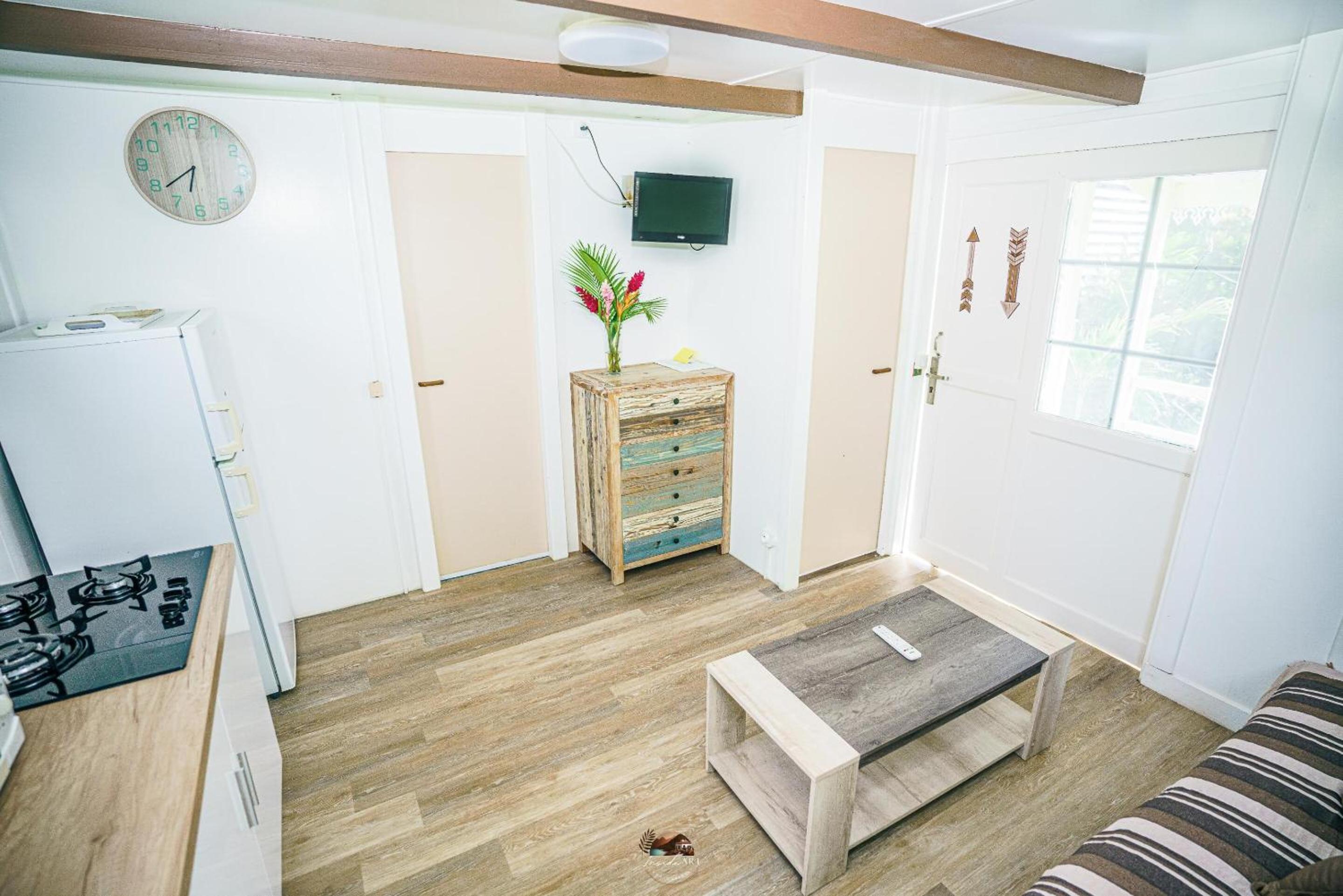 Superior Bungalow photo 1