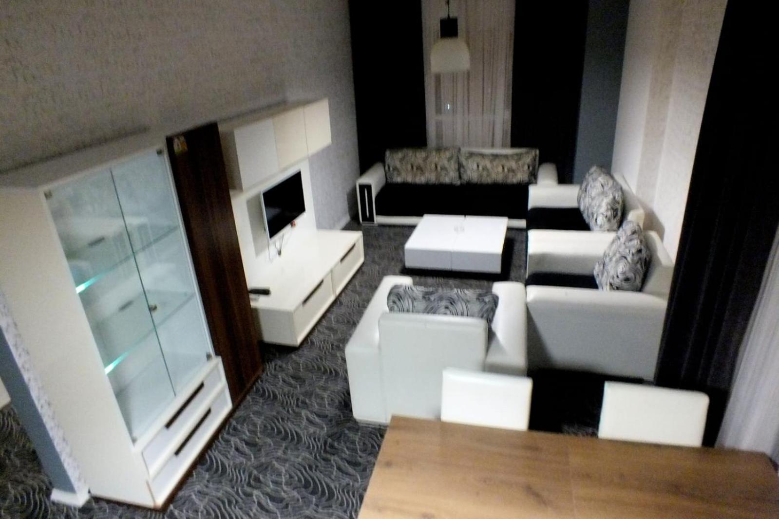 Apartment photo 2