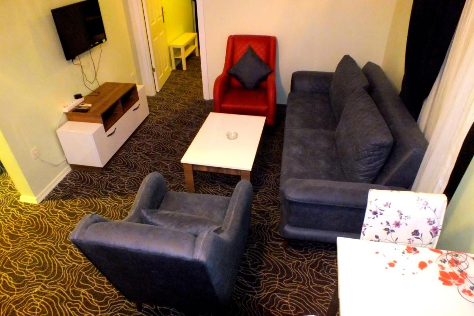 Apartment photo 1