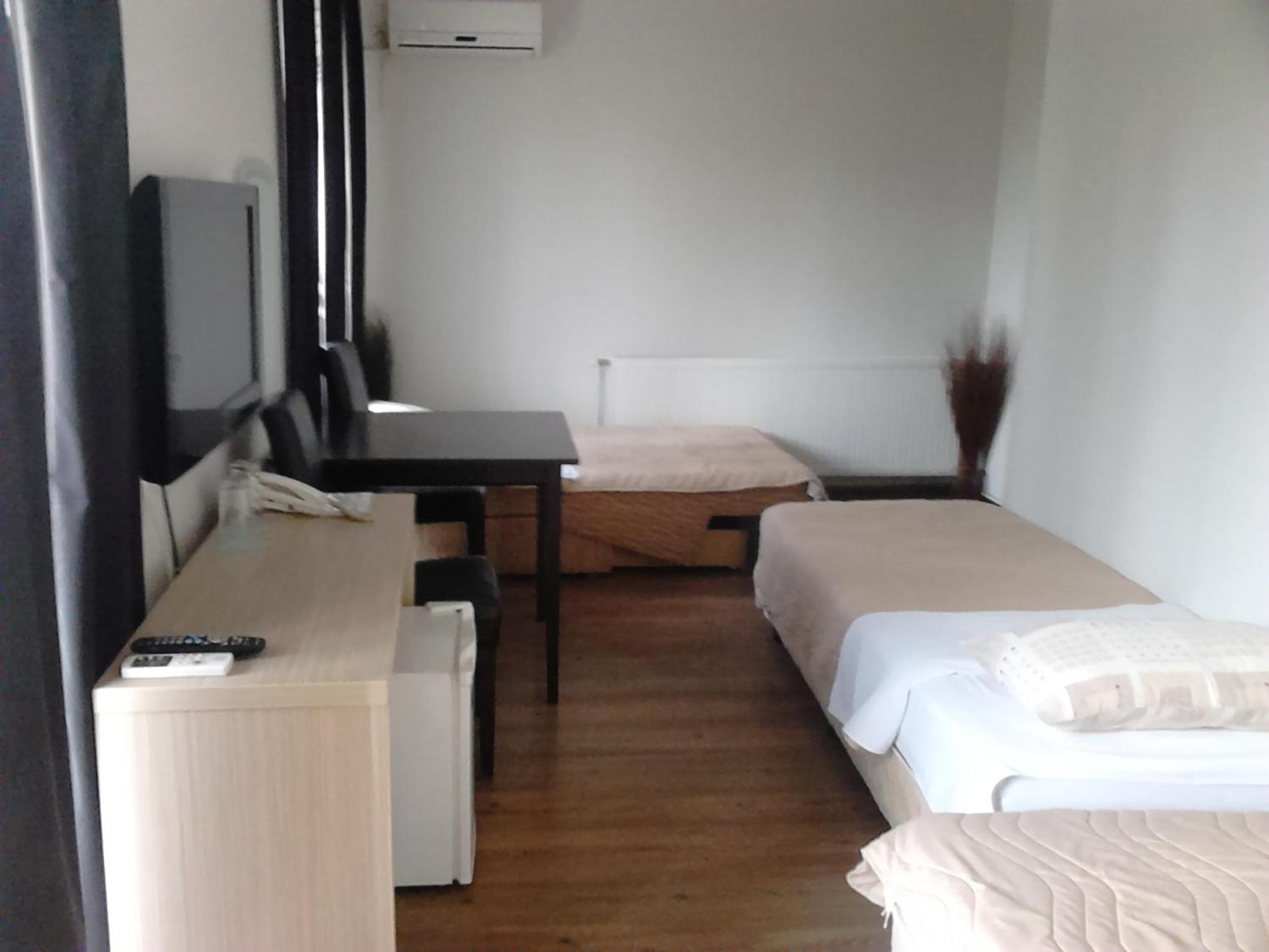 Quadruple Room - Photo 27