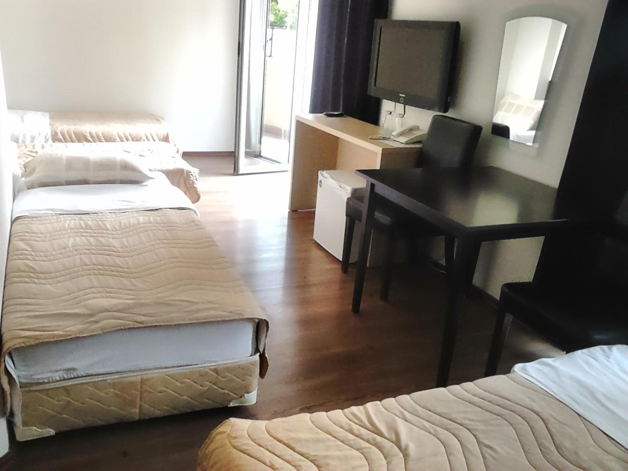 Quadruple Room - Photo 31