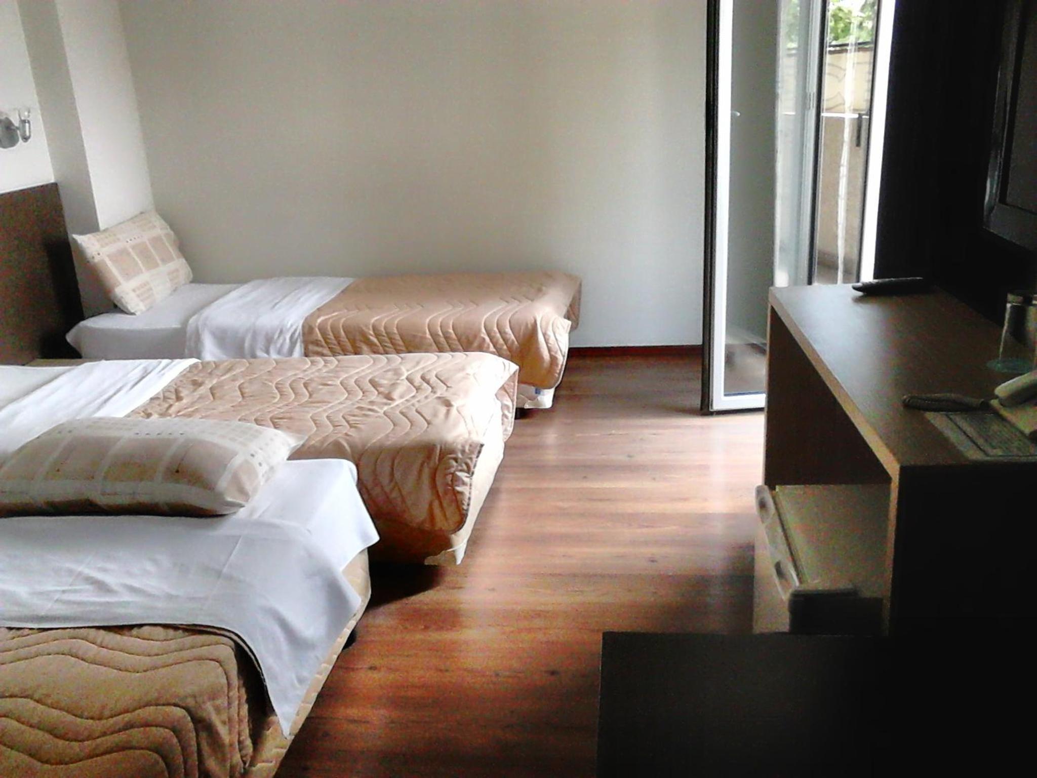 Quadruple Room - Photo 32