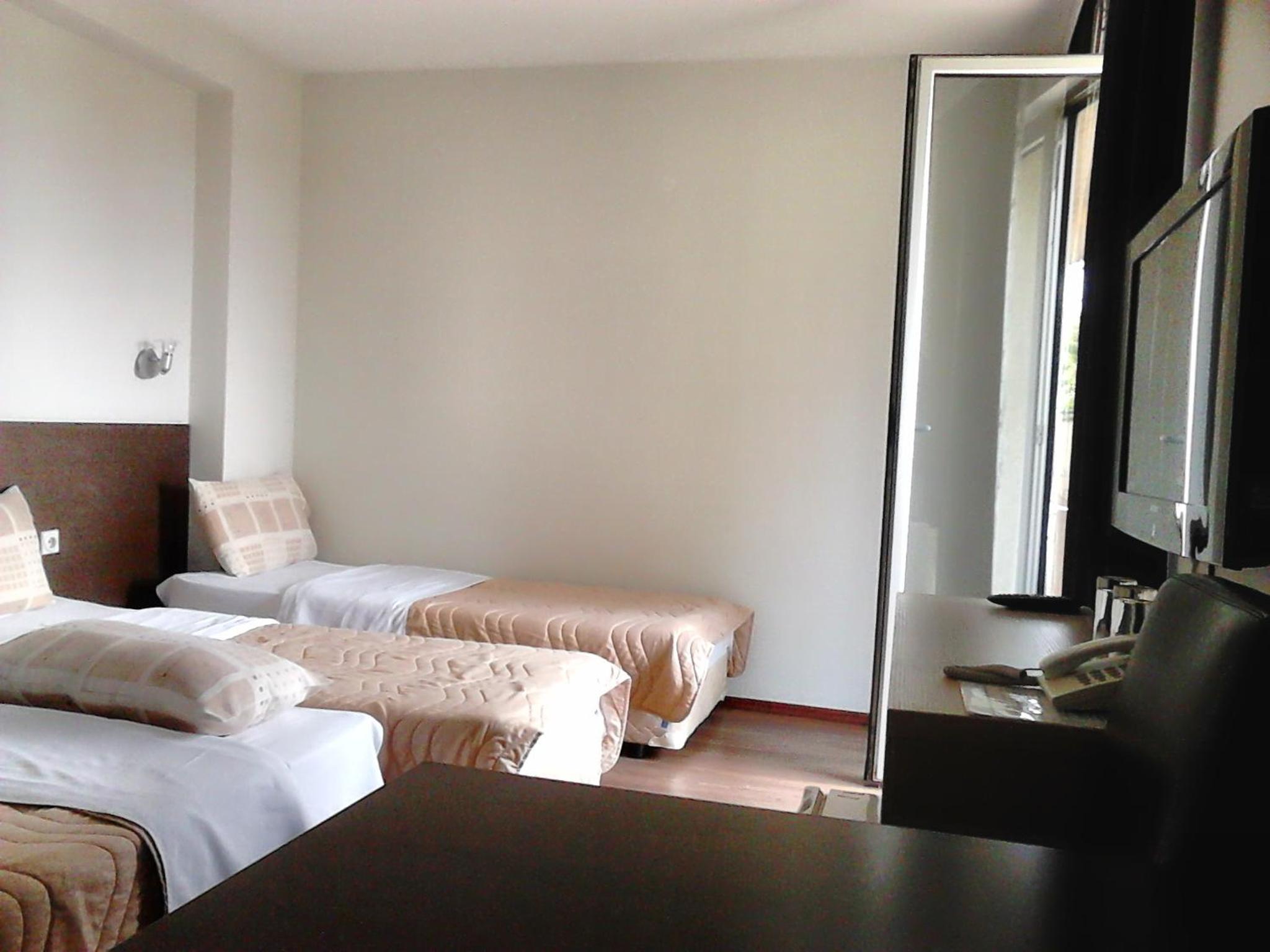 Quadruple Room - Photo 26