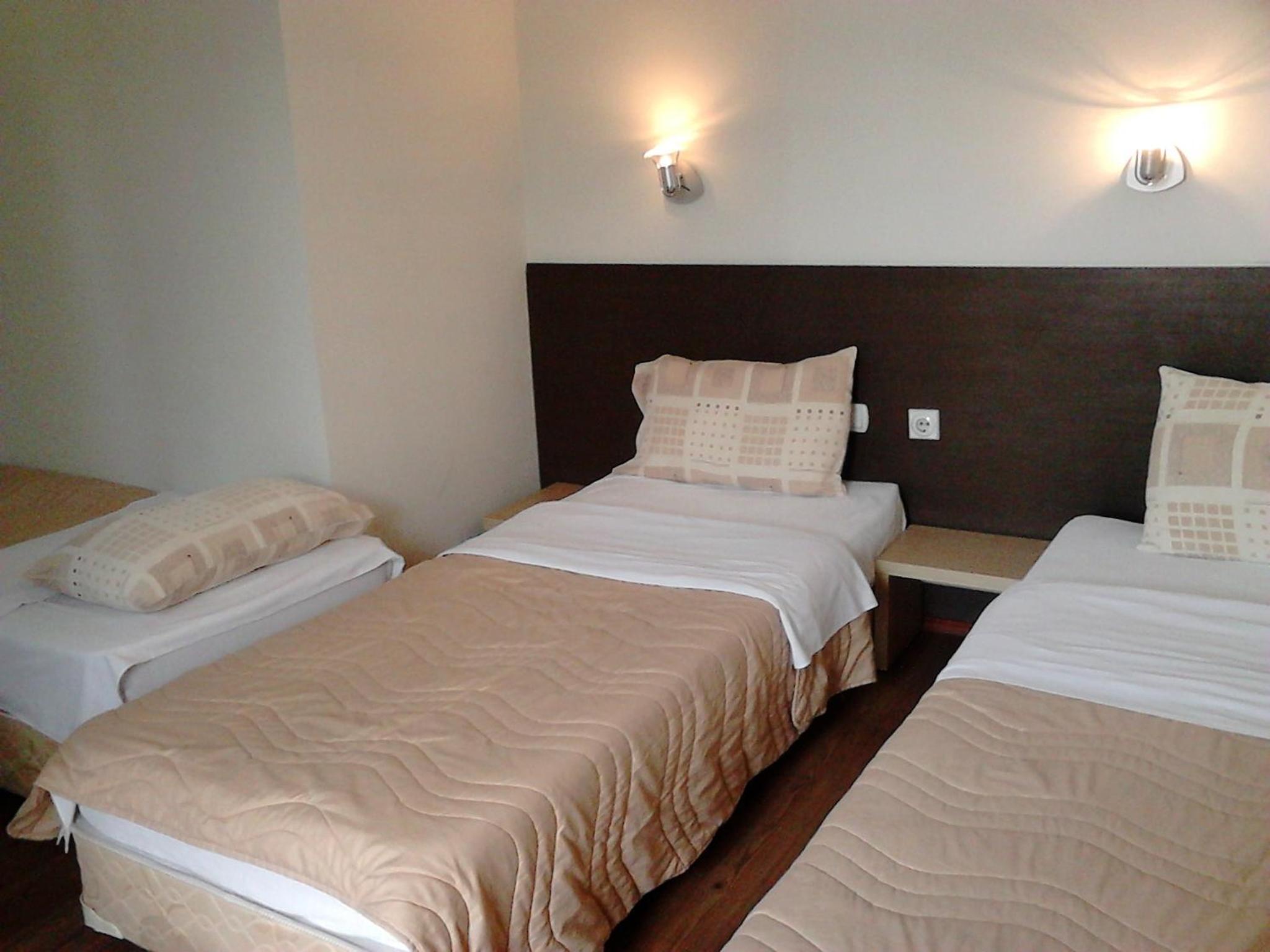 Quadruple Room - Photo 13