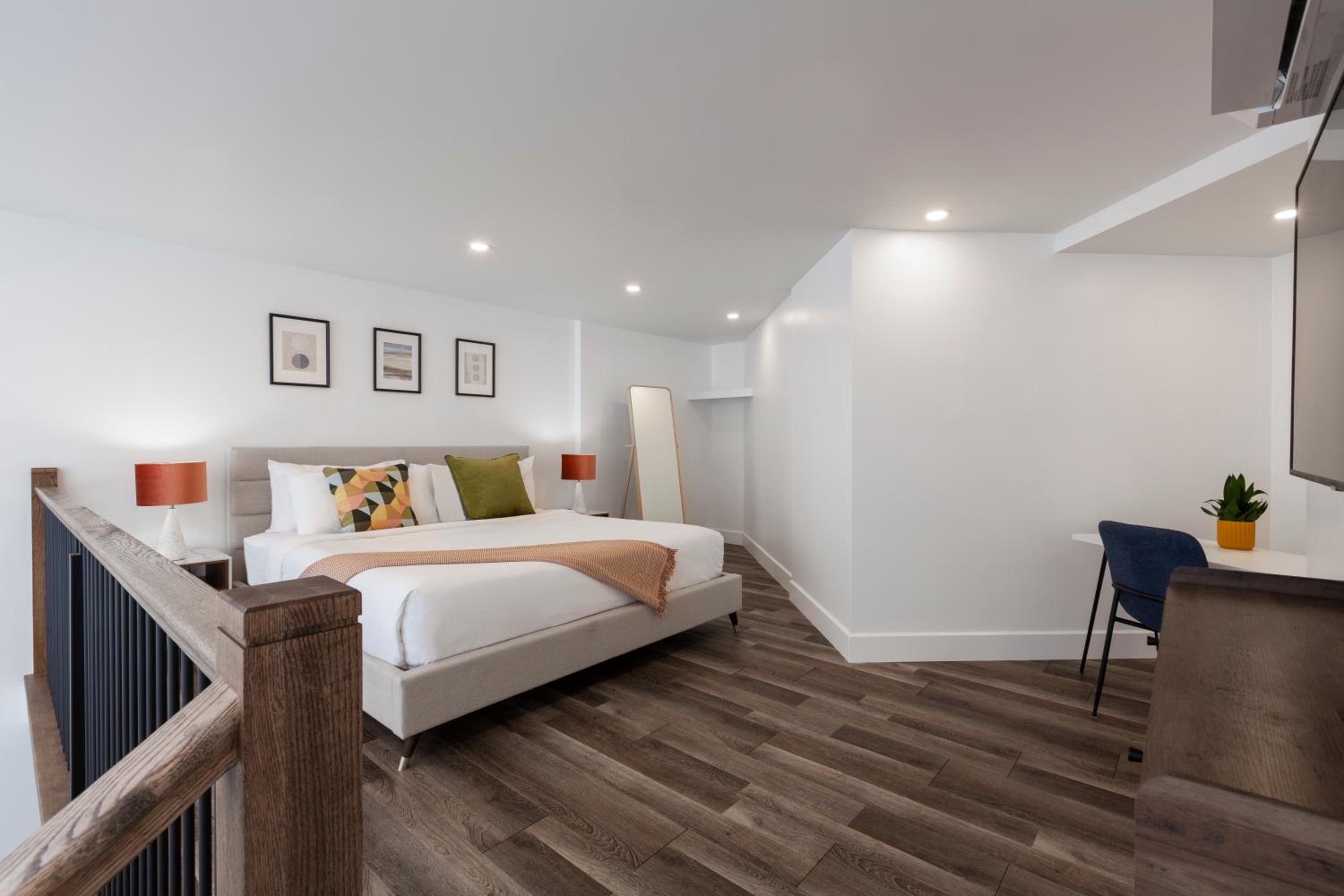 Loft King Suite - Non-Smoking - Photo 1