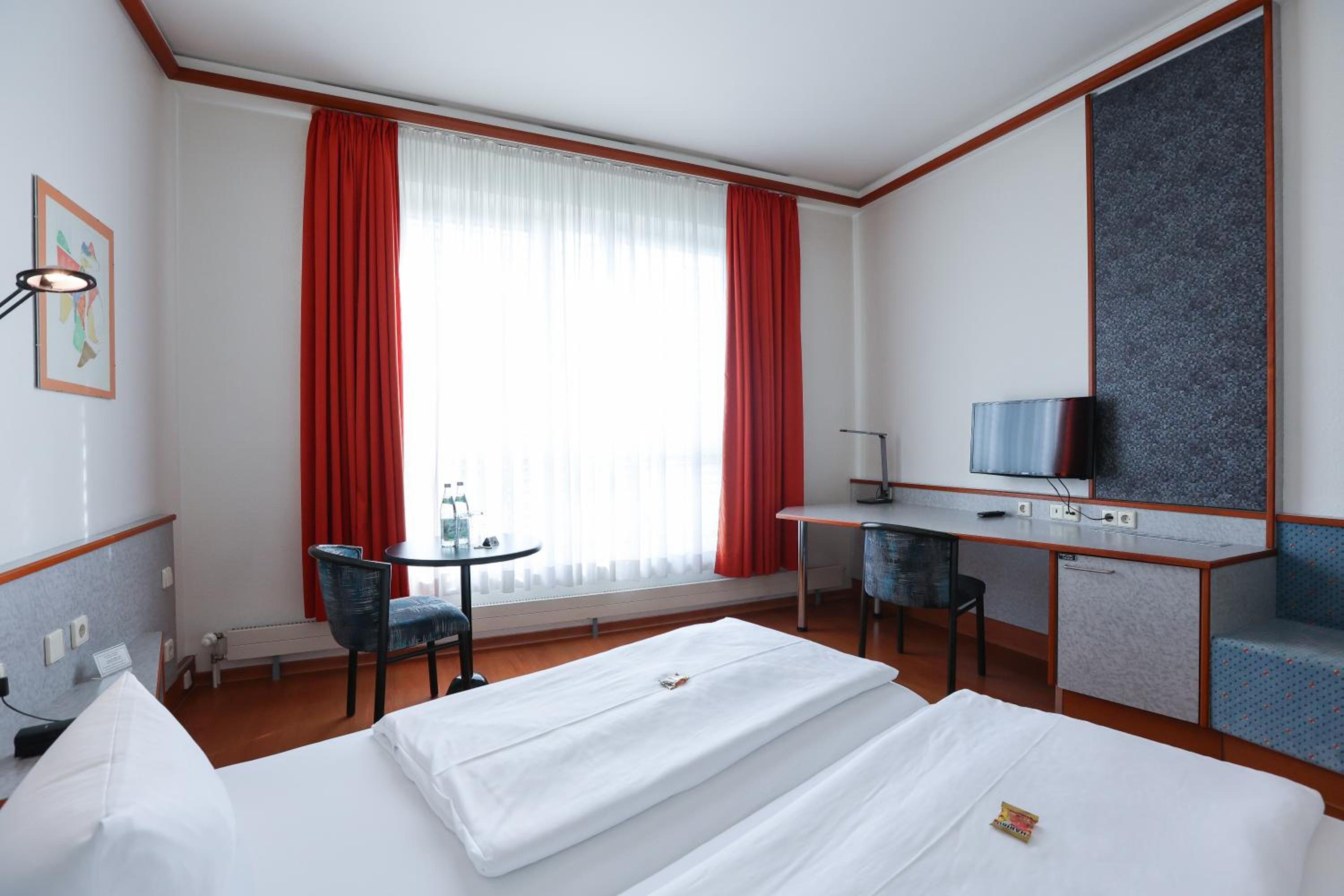 Superior Double or Twin Room - Photo 2