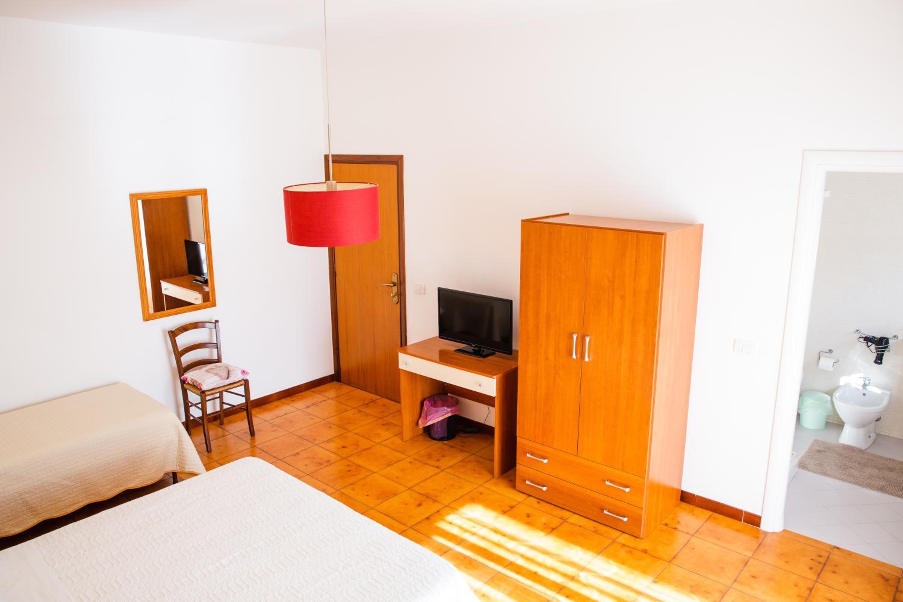 Triple Room with Private Bathroom photo 2