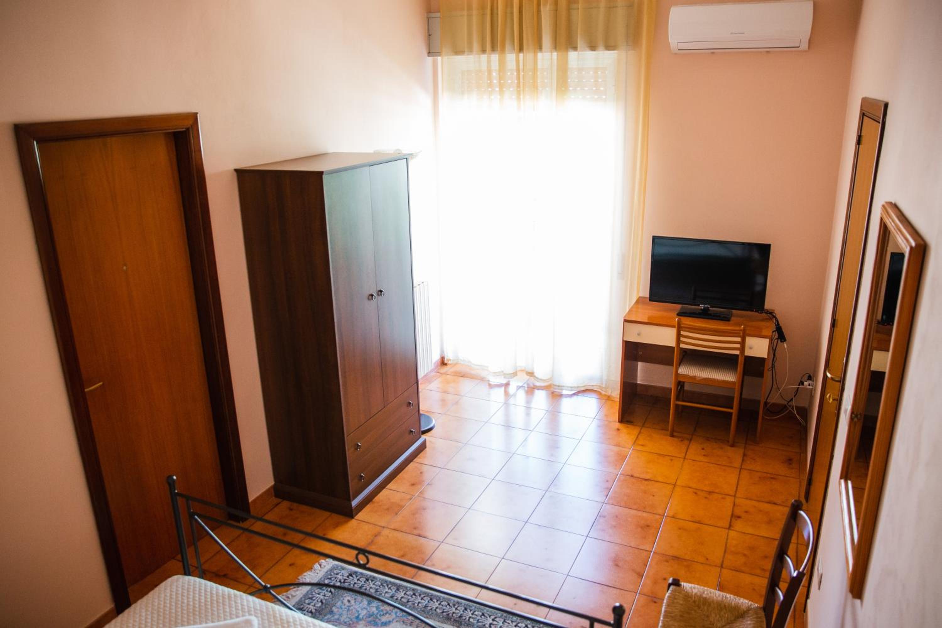 Deluxe Double Room With Balcony photo 3