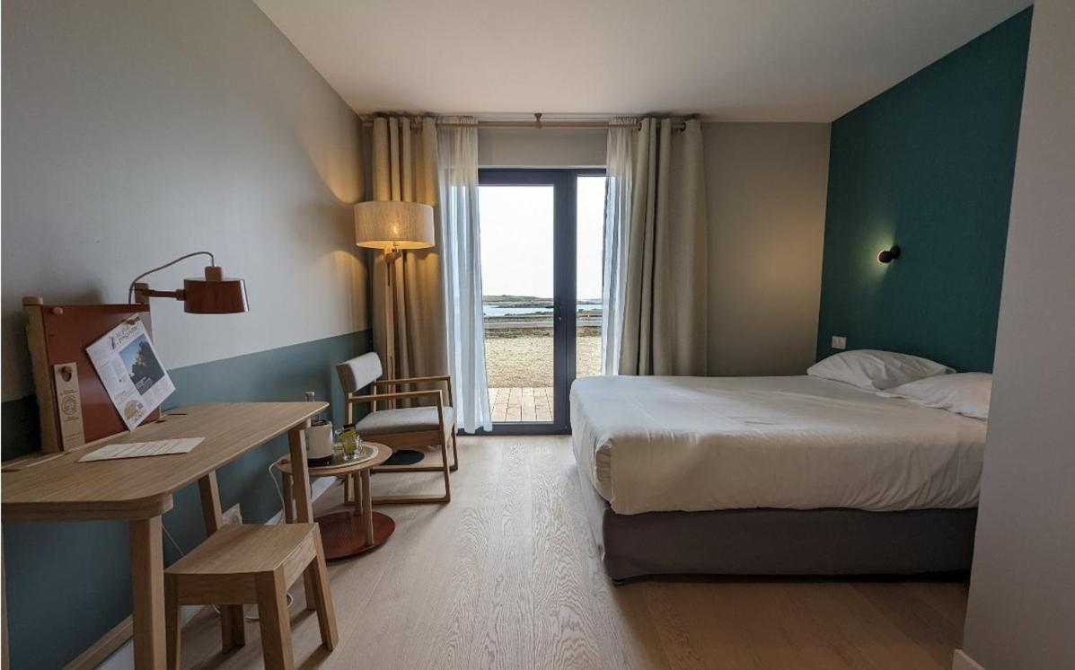 Superior Double Room with Terrace & Sea View photo 3