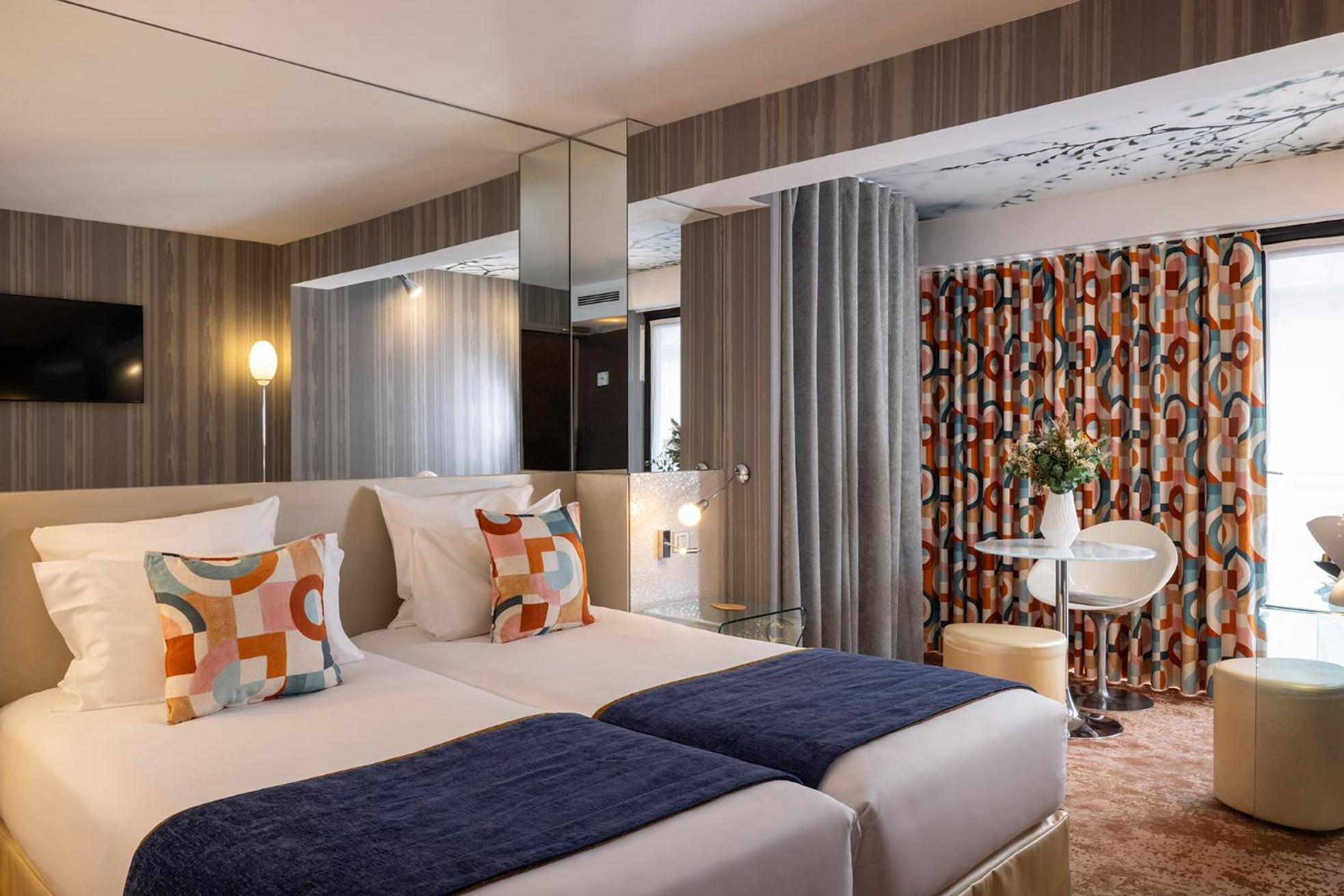 Deluxe Double Room with Balcony photo 1