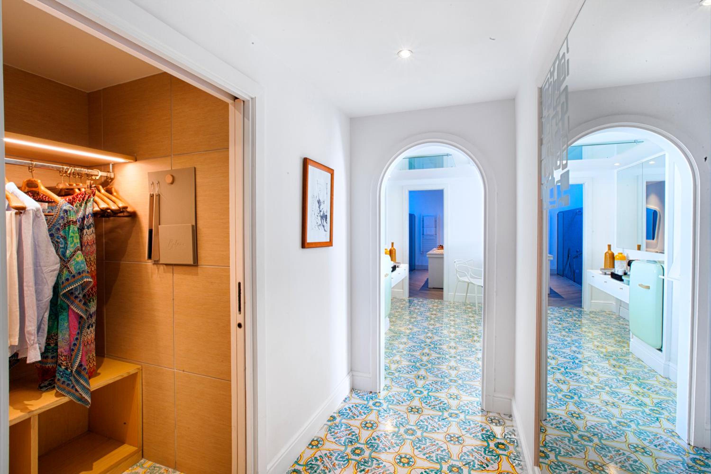 Deluxe Junior Suite with Terrace and Sea View - Photo 5