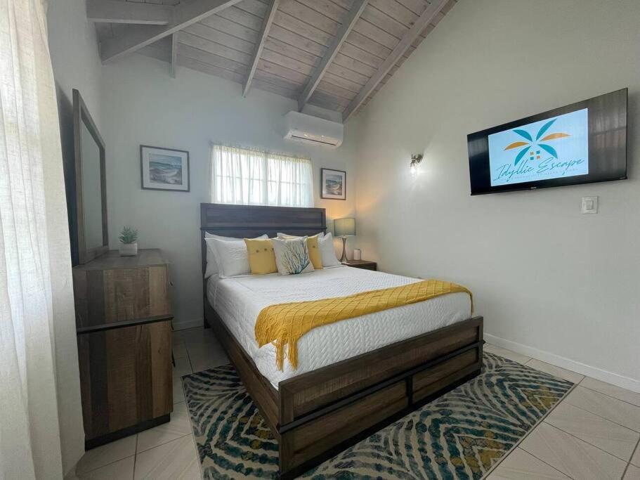 Three-Bedroom House photo 1