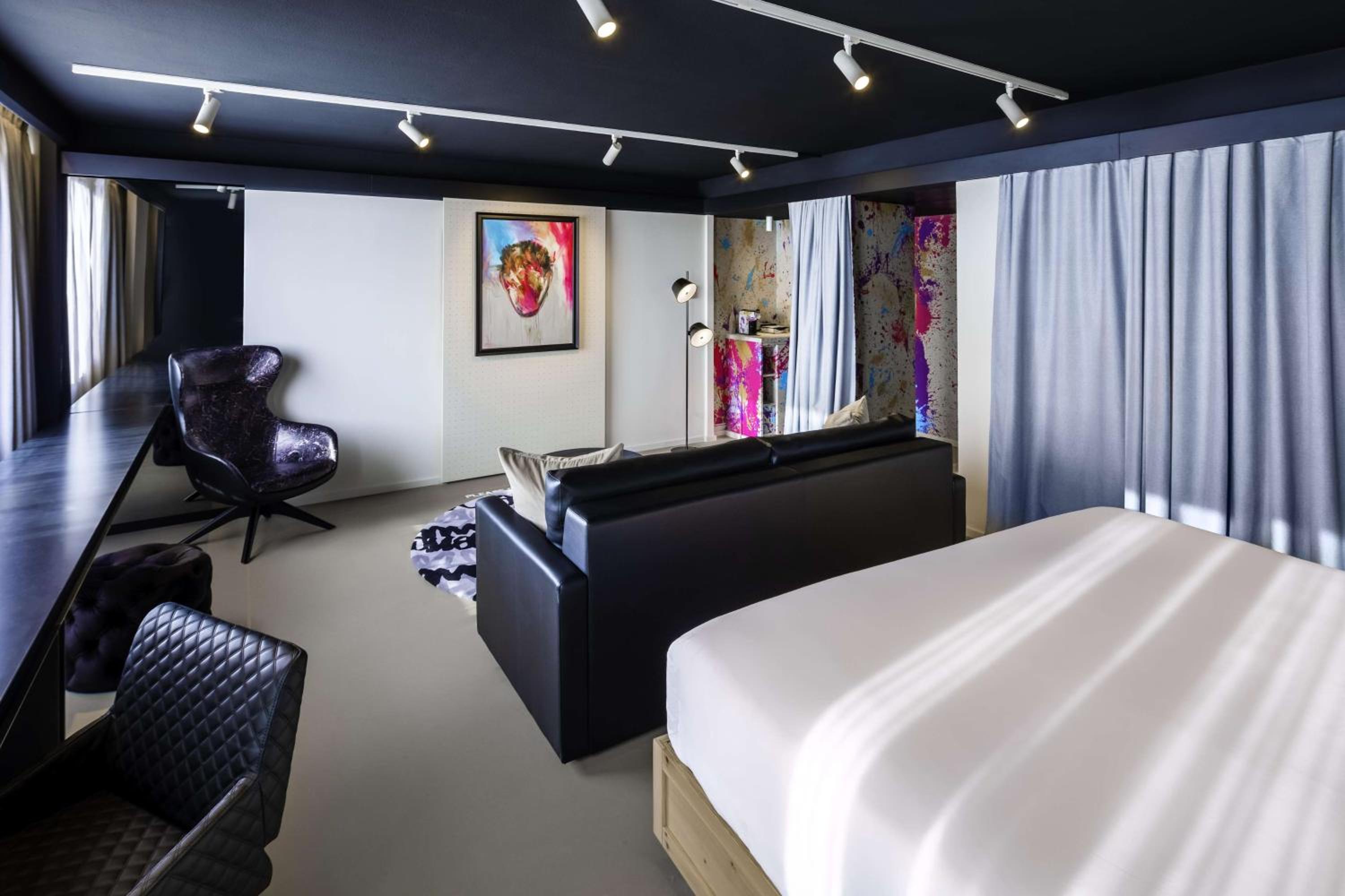 Gallery Suite