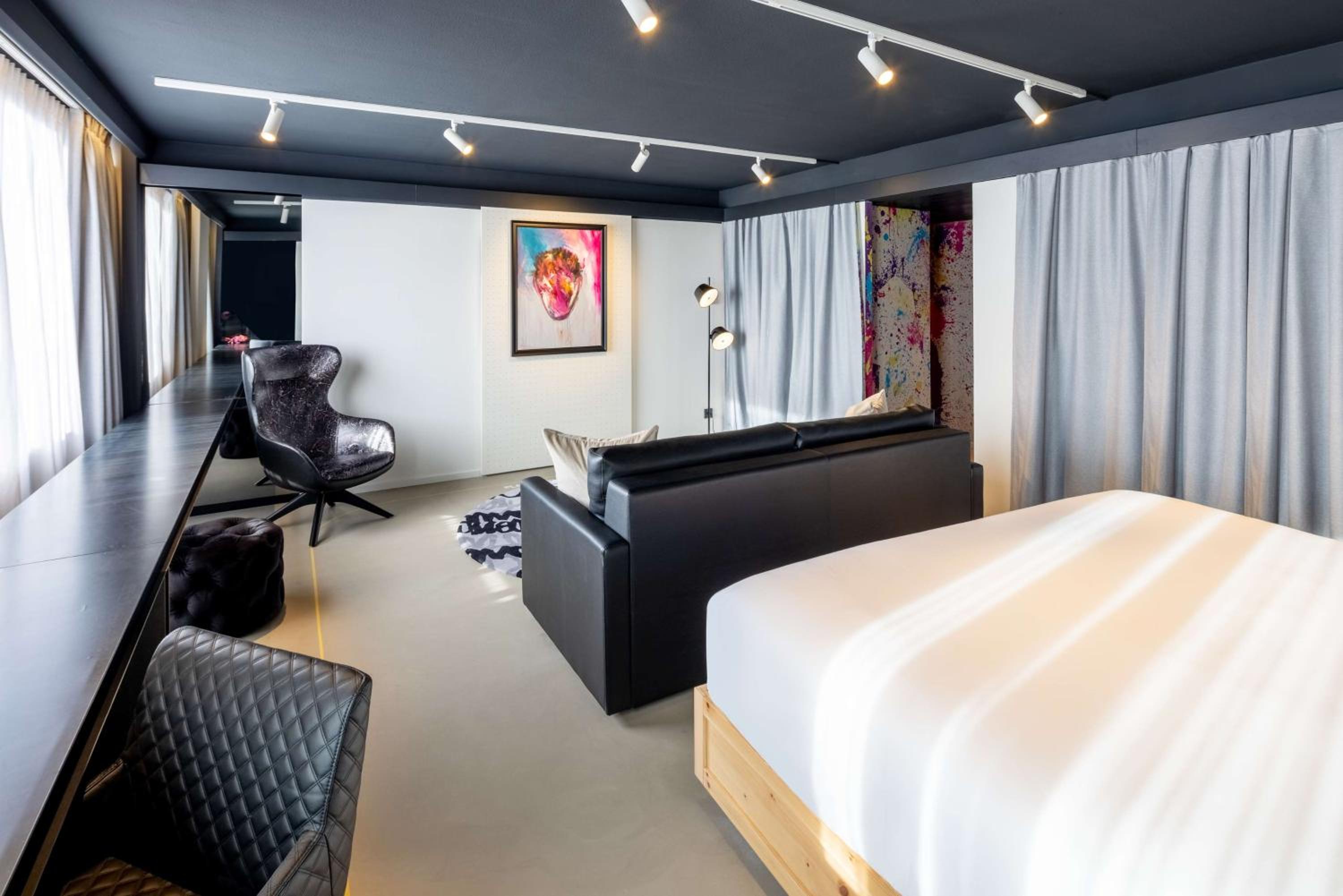 Gallery Suite with Extra Bed