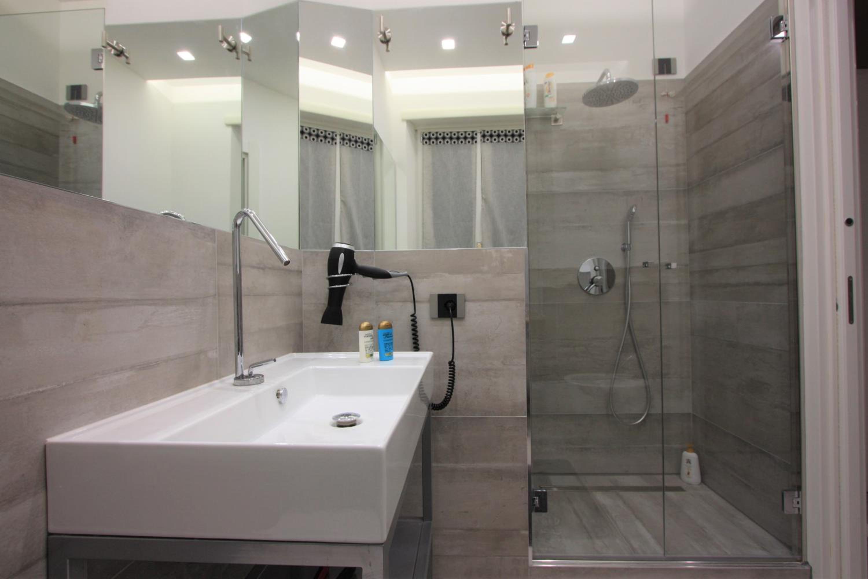 Deluxe Double Room with Bath photo 2