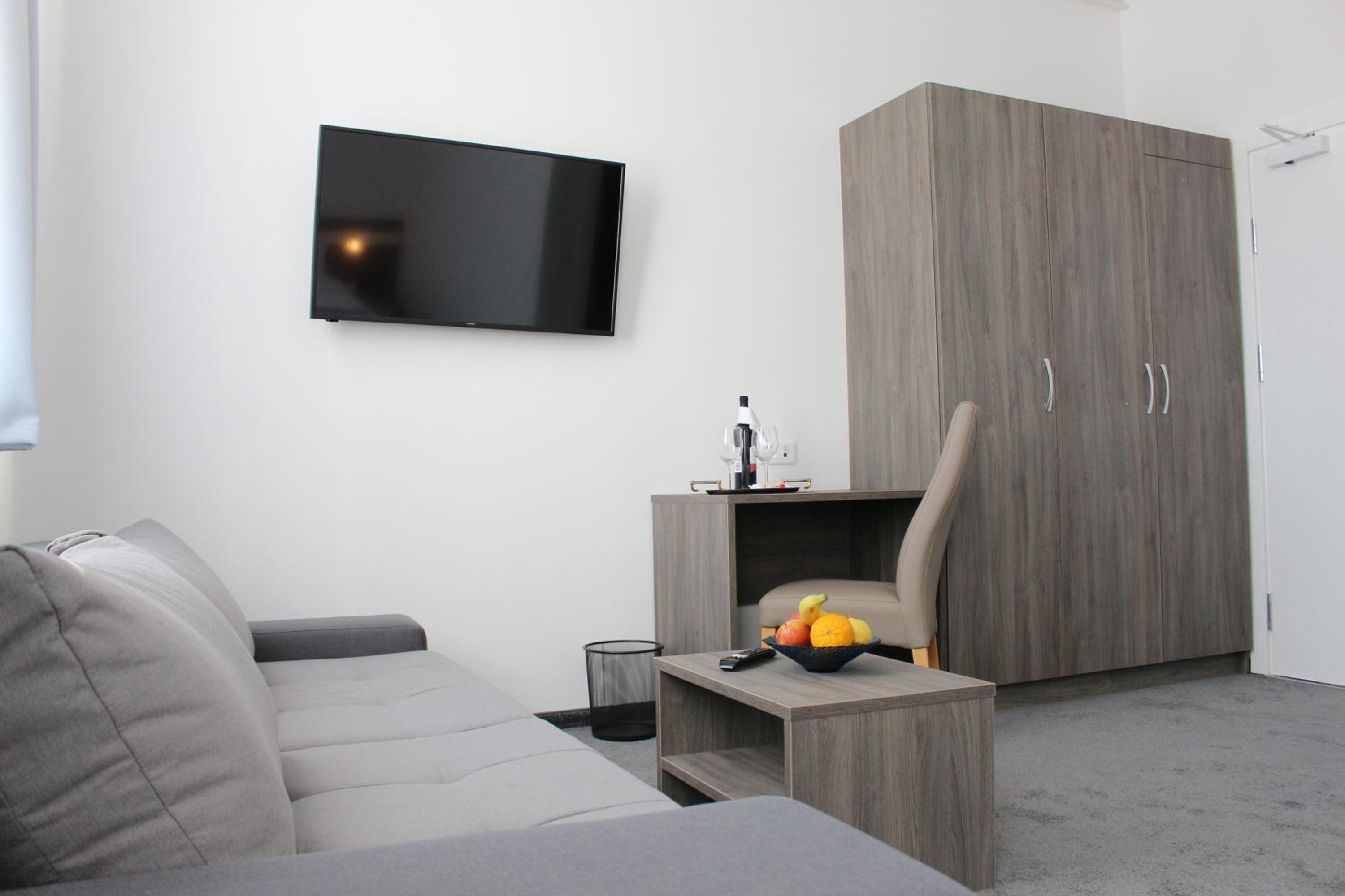 Deluxe King Room photo 2