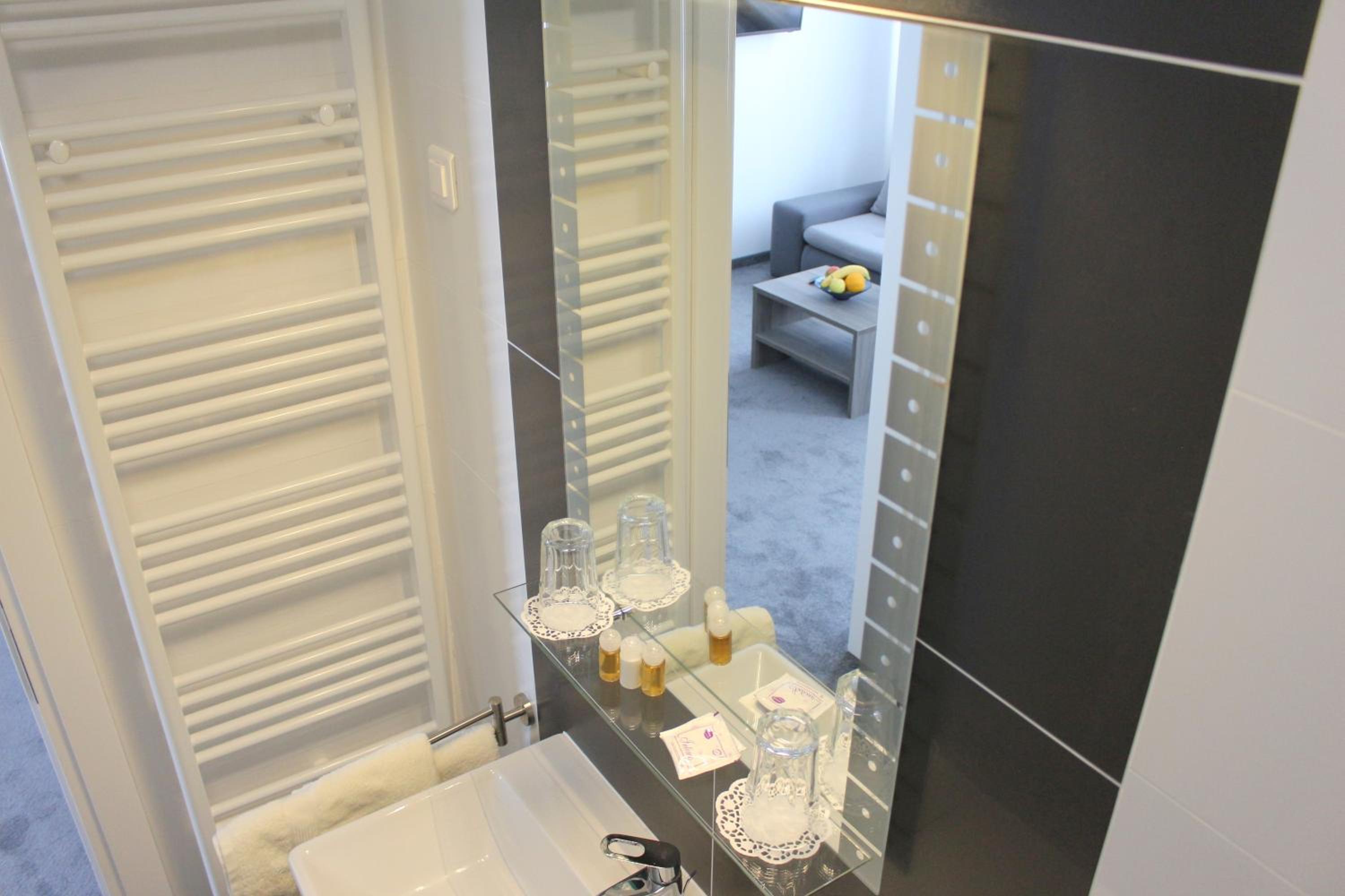 Deluxe King Room photo 3