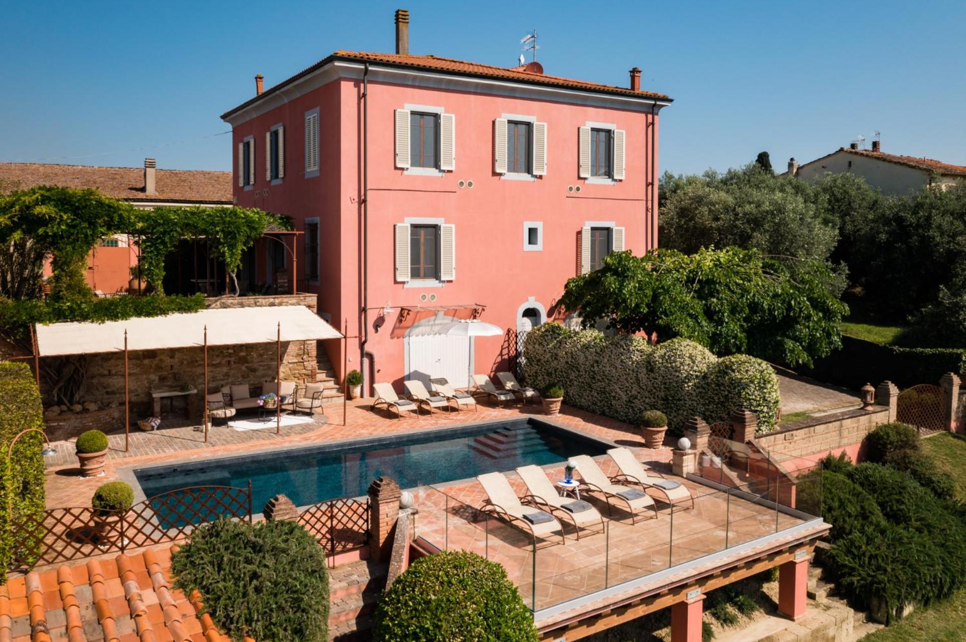 Villa photo 2