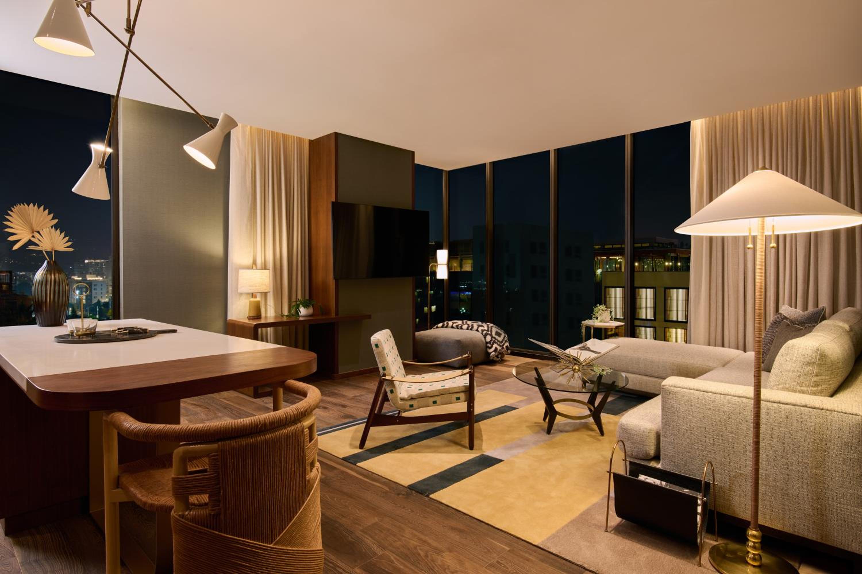 Thompson Suite photo 1