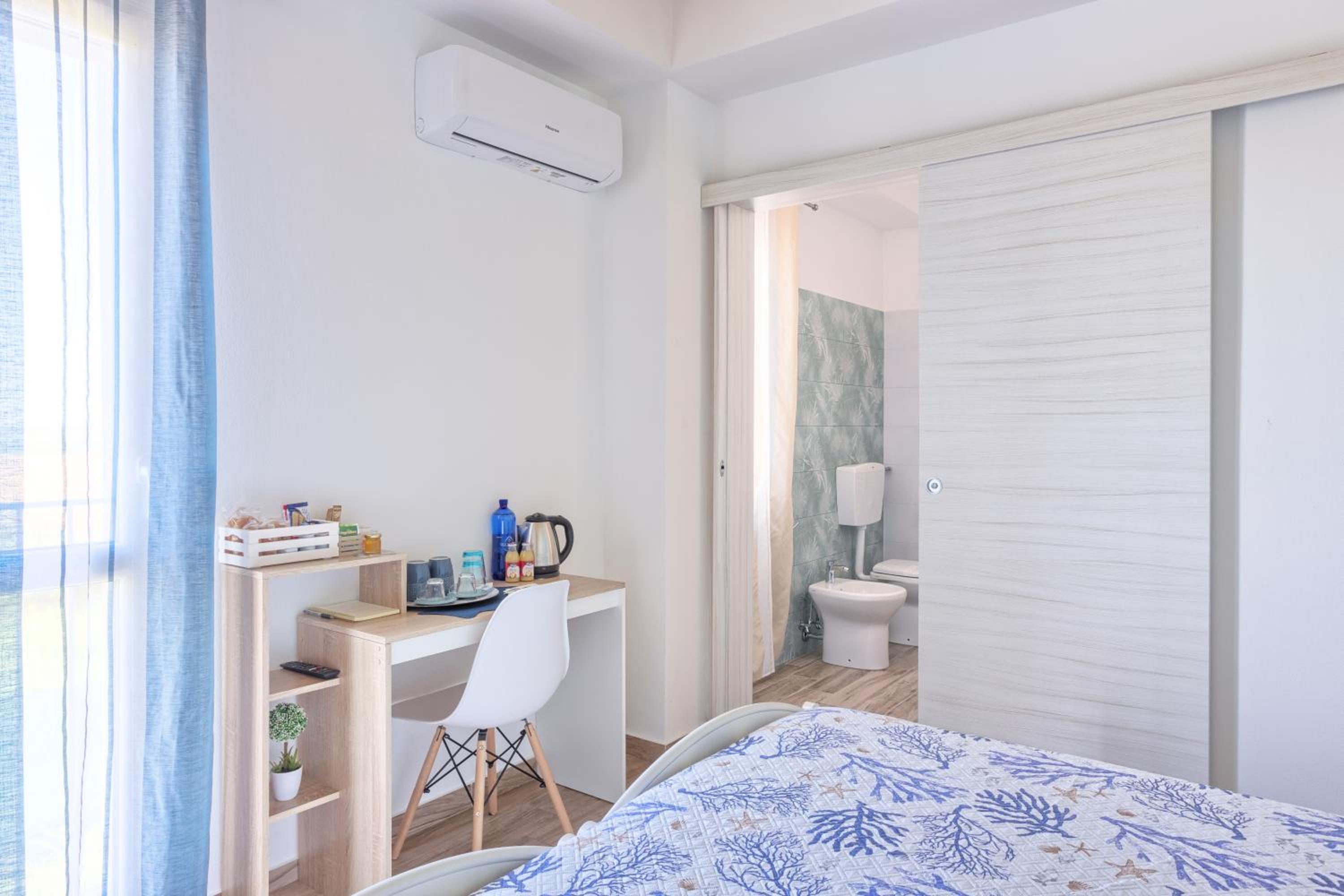 Double or Twin Room photo 3