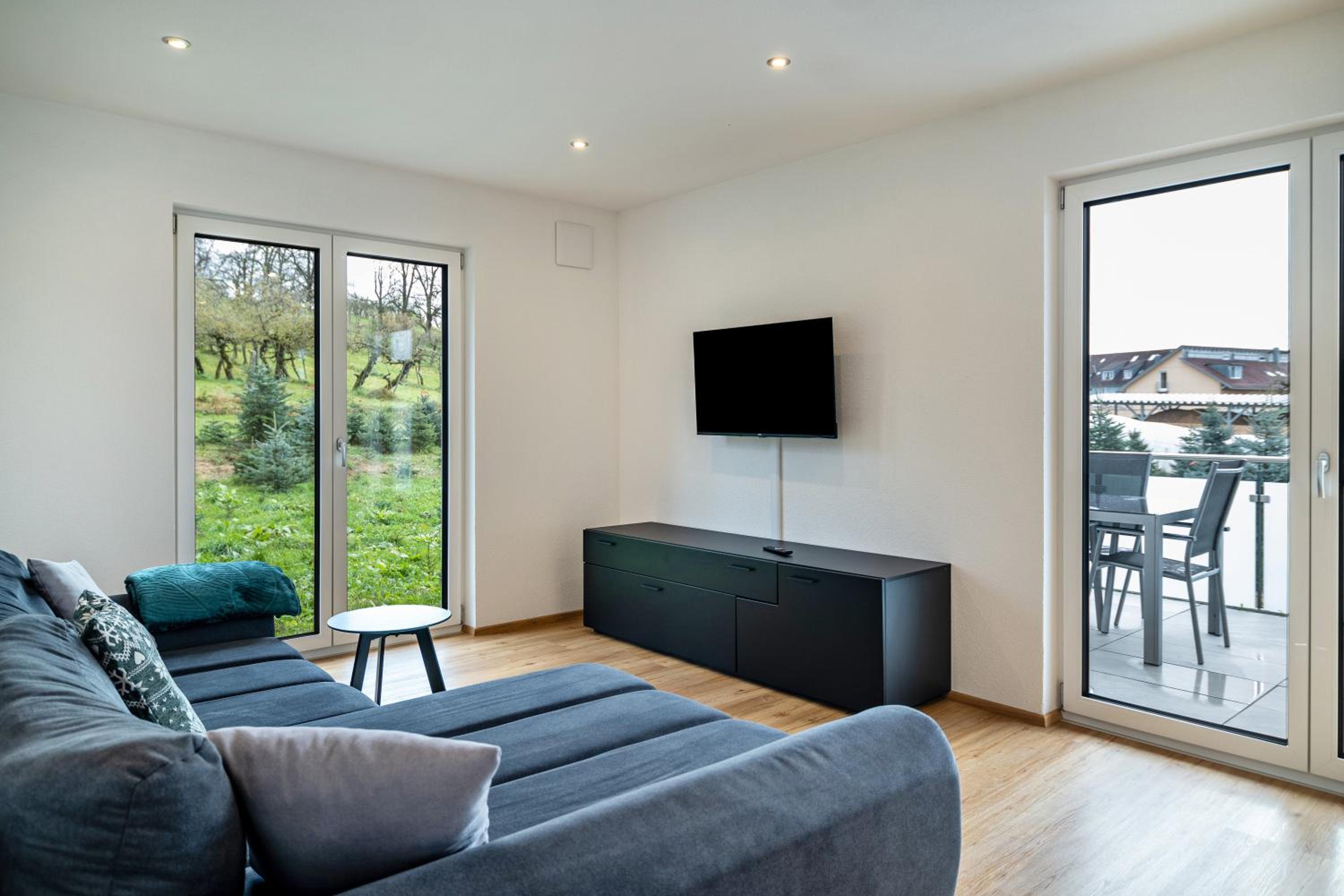 Two-Bedroom Deluxe Apartment with Garden View