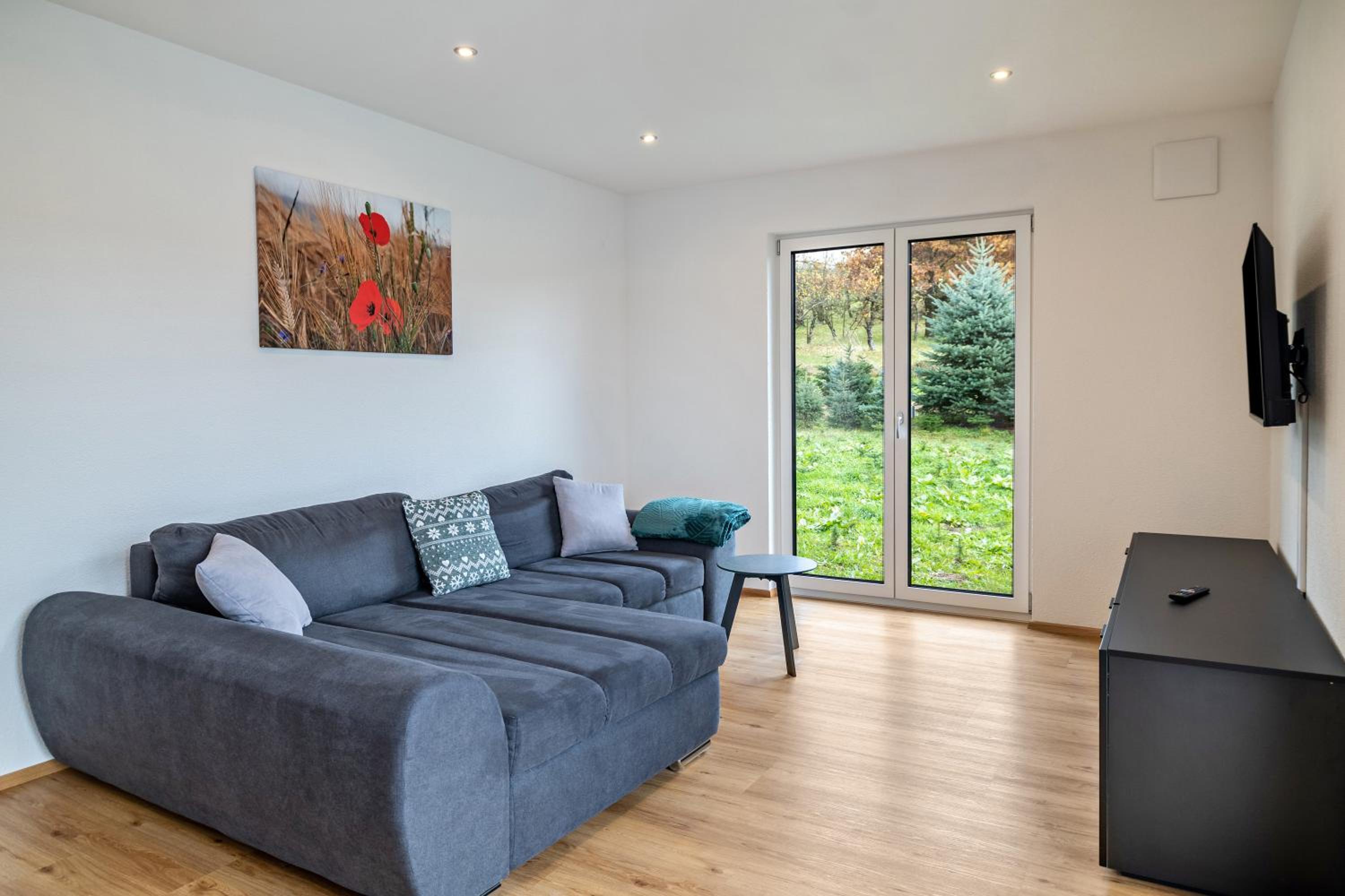 Two-Bedroom Deluxe Apartment with Garden View