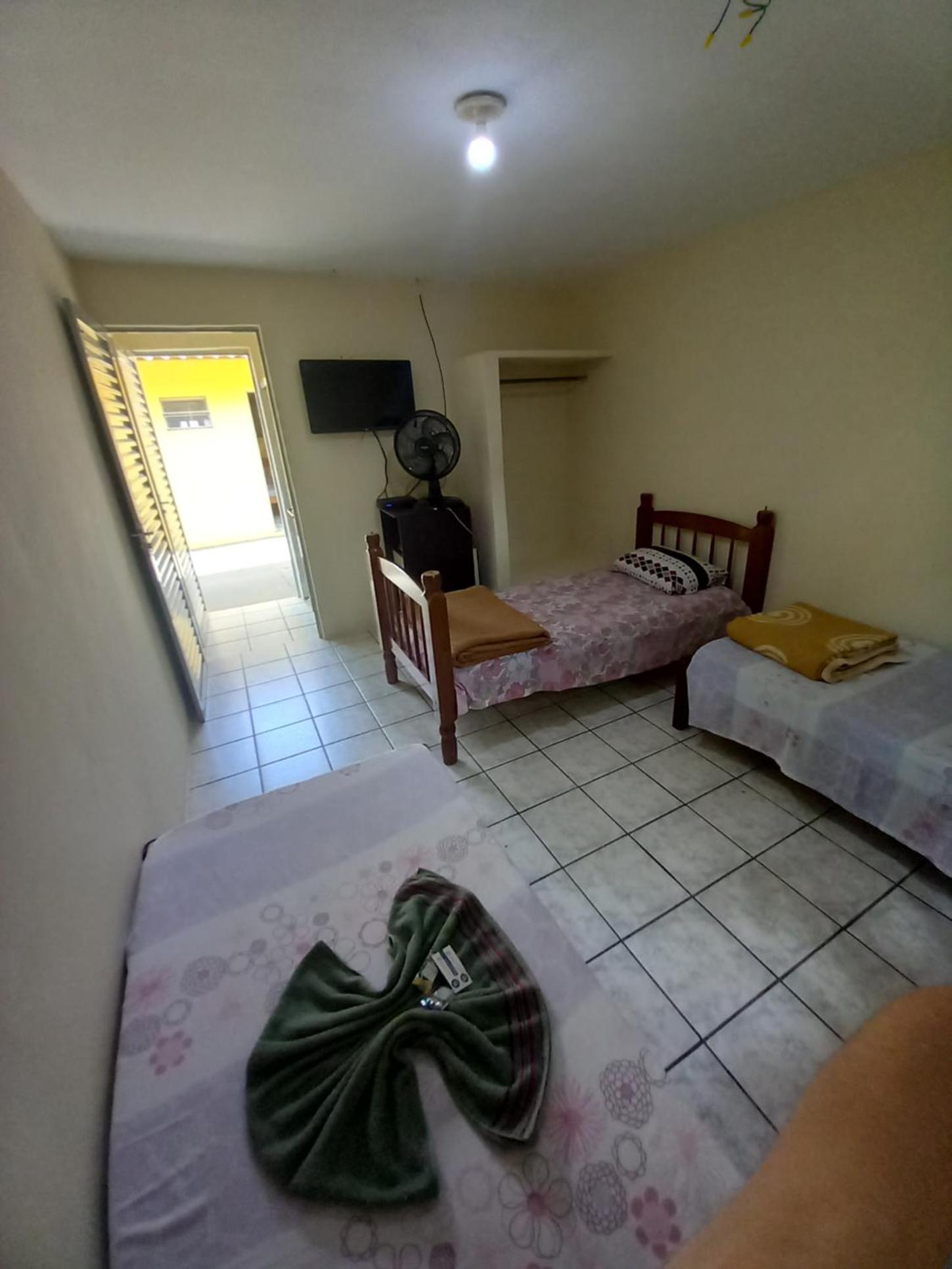 Triple Room with Private Bathroom - Photo 6