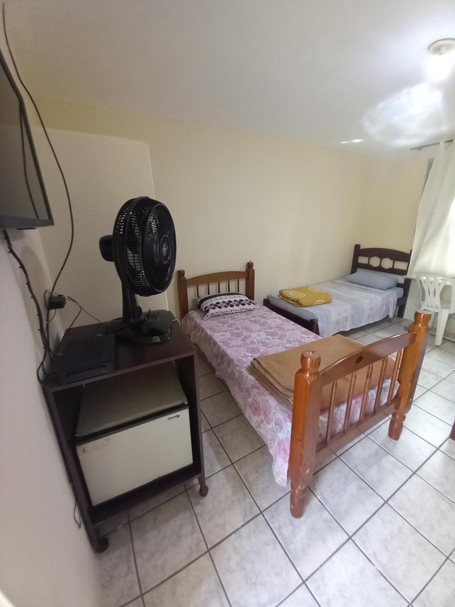 Triple Room with Private Bathroom - Photo 2