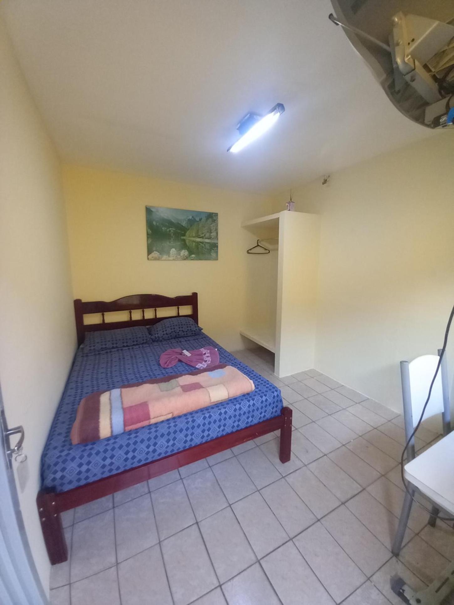 Double Room with Private Bathroom - Photo 3