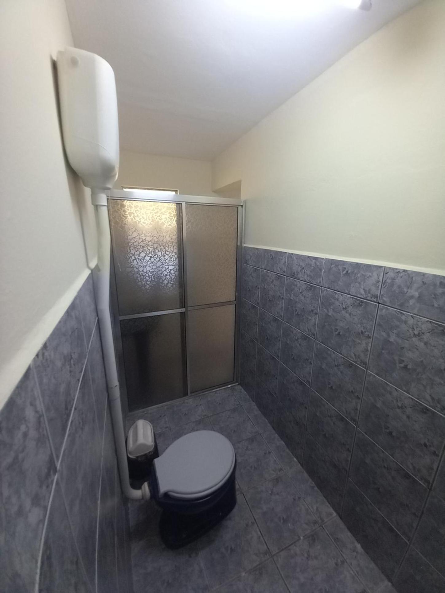 Double Room with Private Bathroom - Photo 4