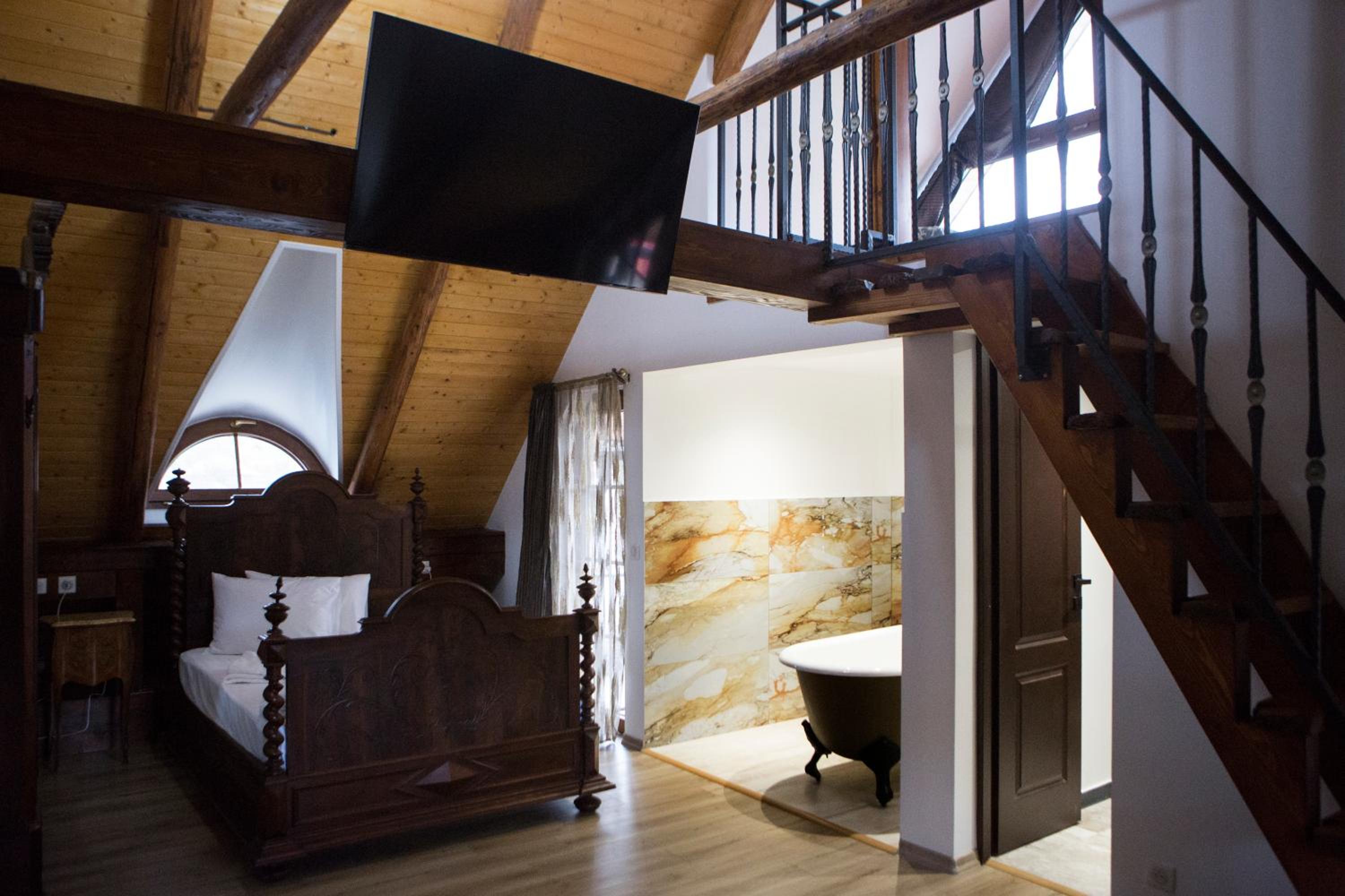 Suite with Balcony photo 2