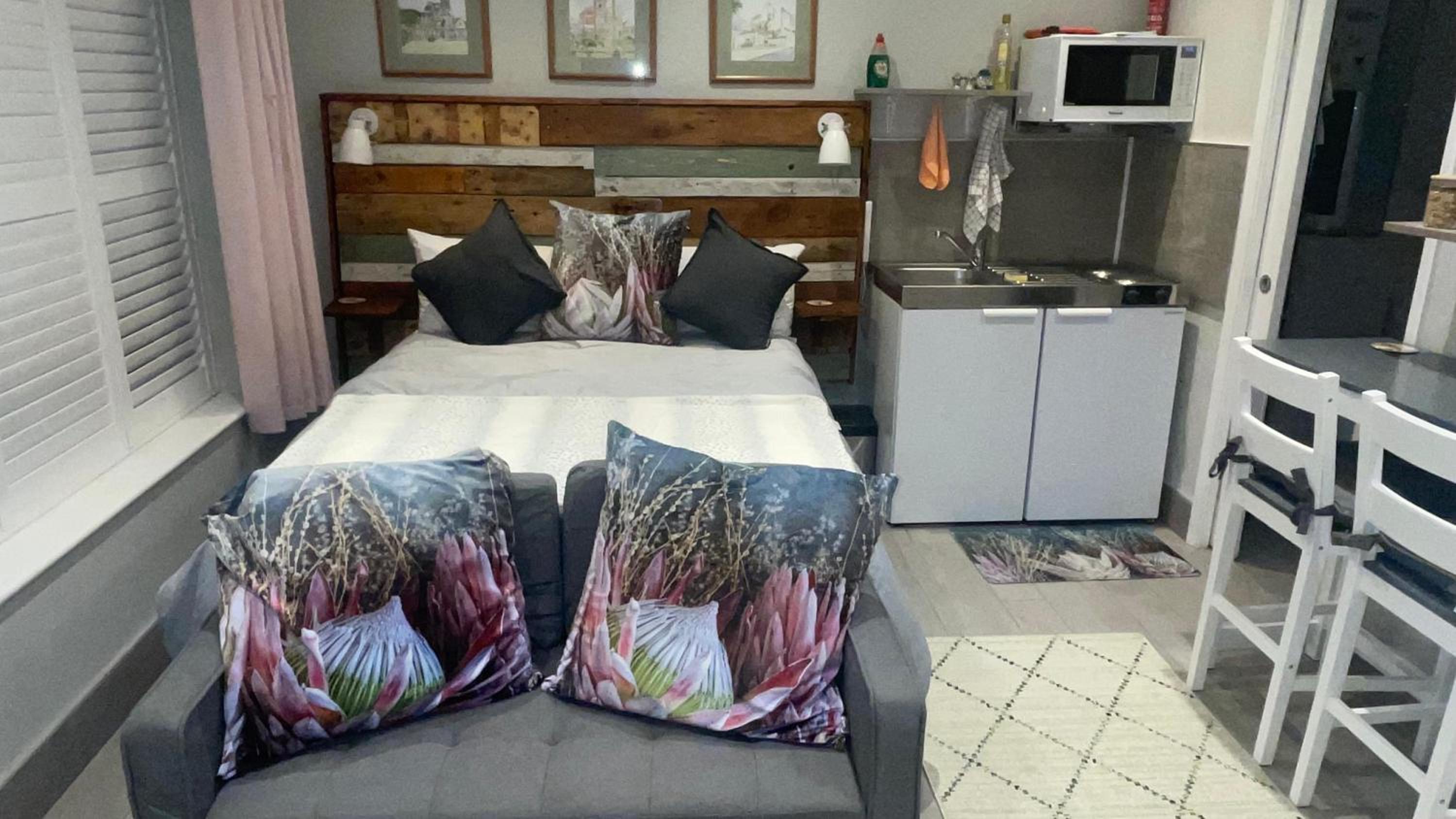 Double Room with Private Bathroom photo 2