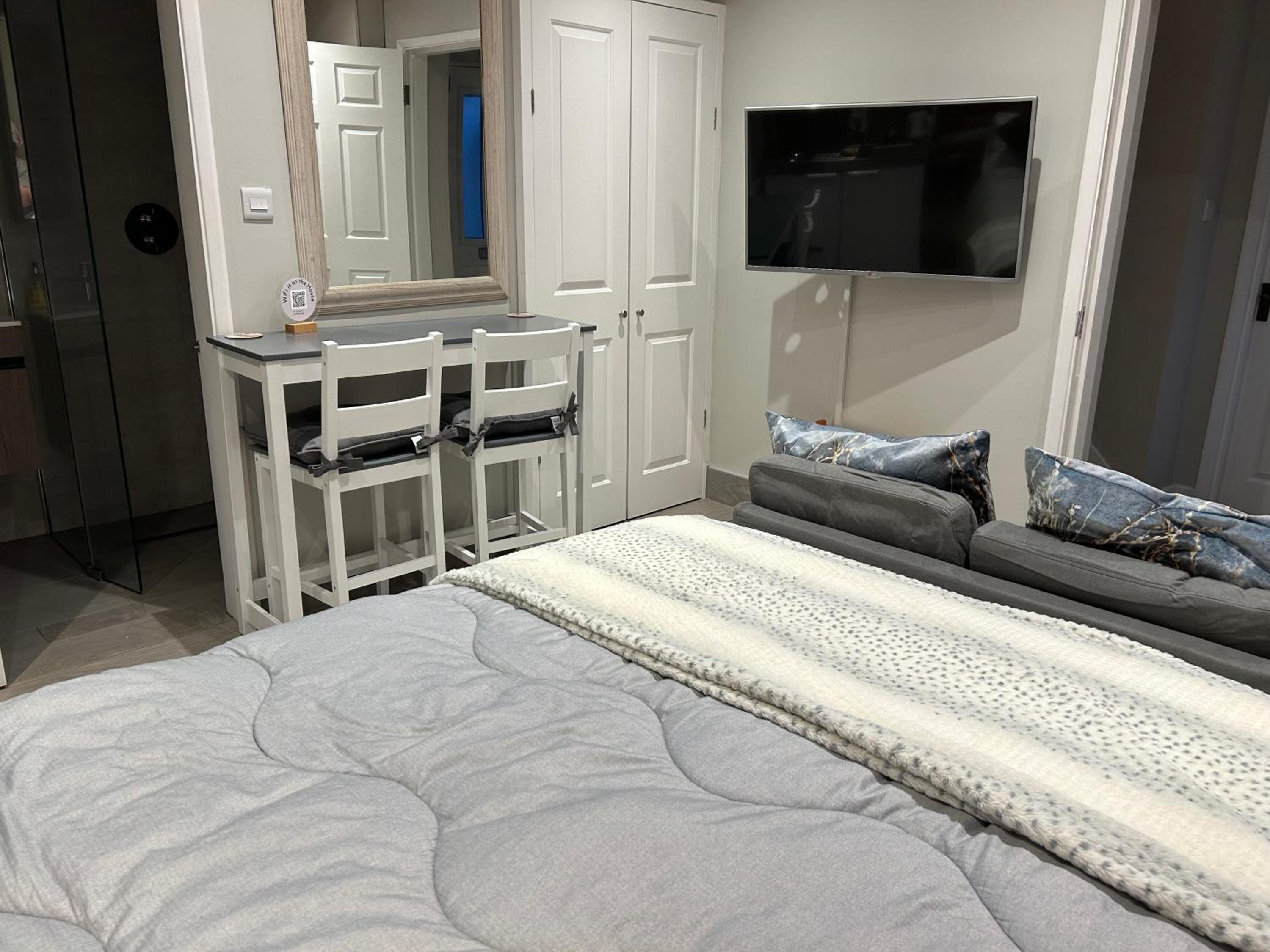 Double Room with Private Bathroom photo 3