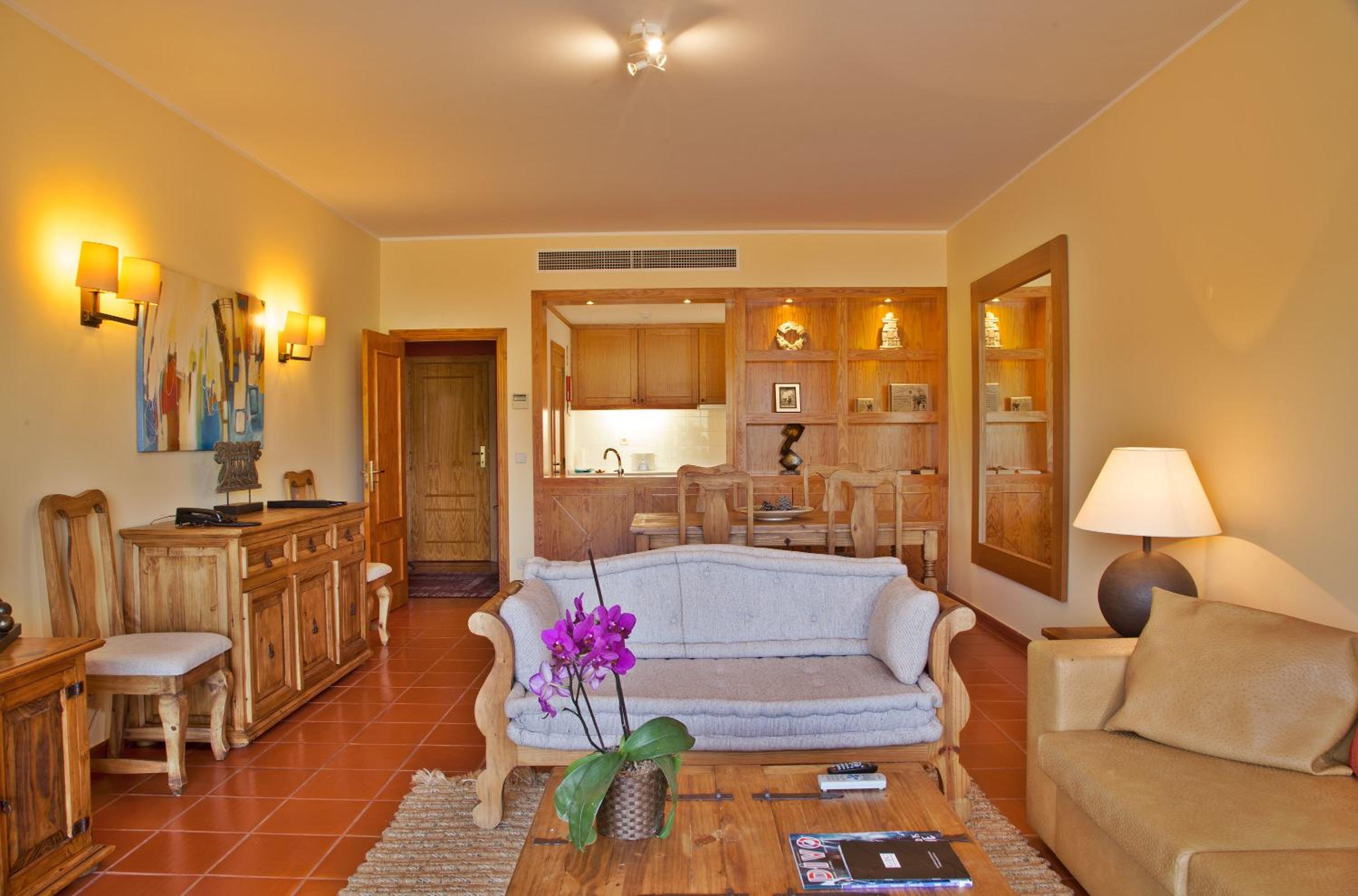 One-Bedroom Apartment - Ground Floor - Photo 5
