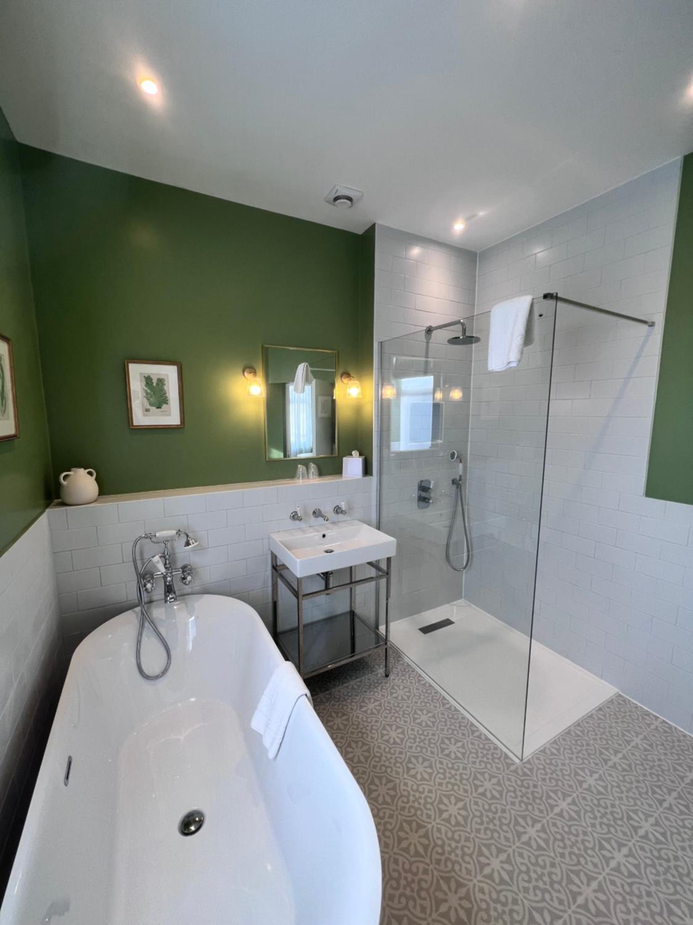 Suite  - Photo 2