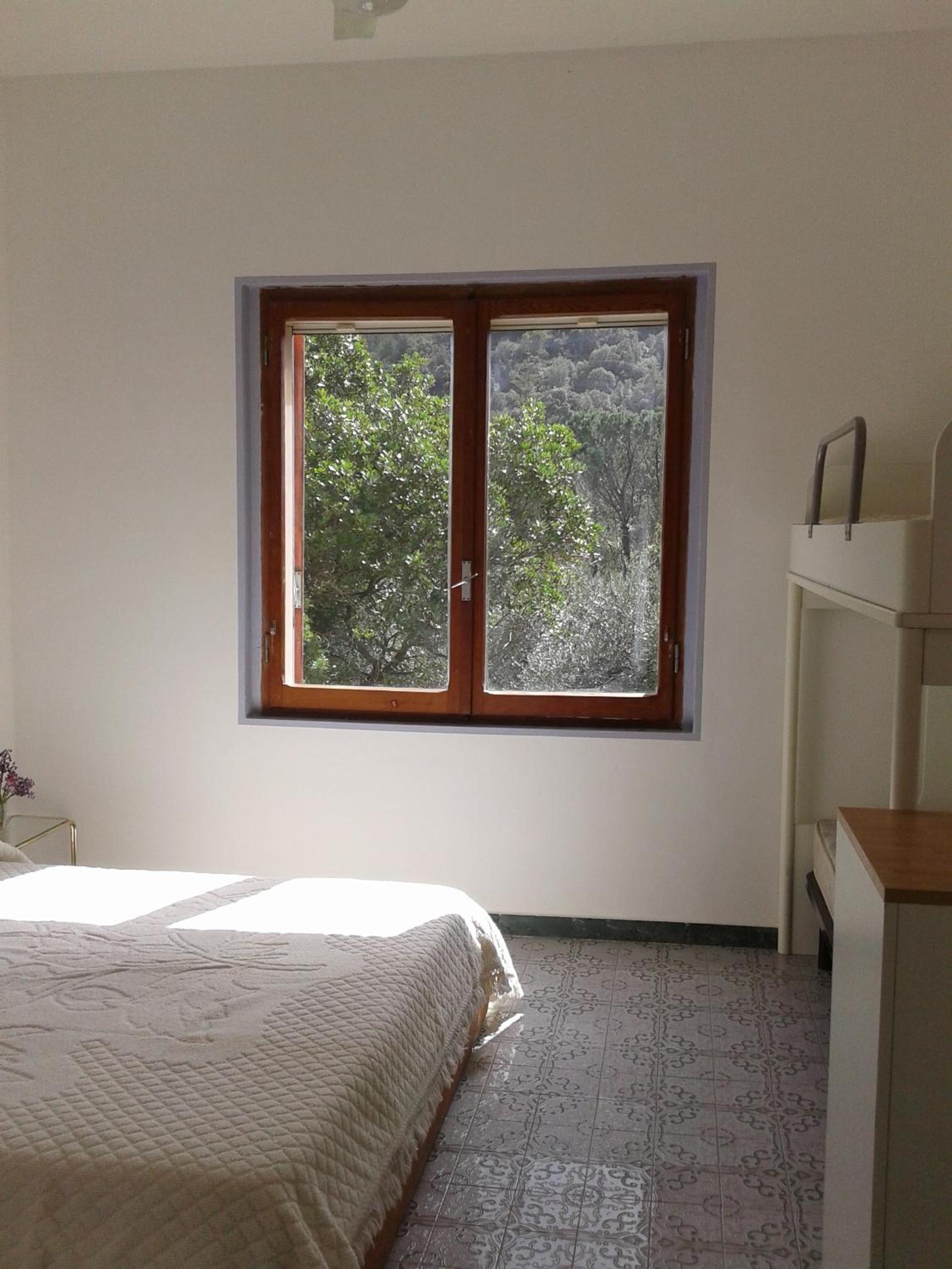 Double or Twin Room with Shared Bathroom photo 3