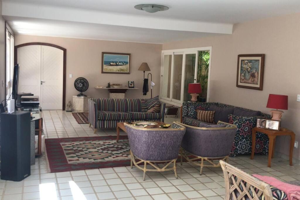 Five-Bedroom House photo 1