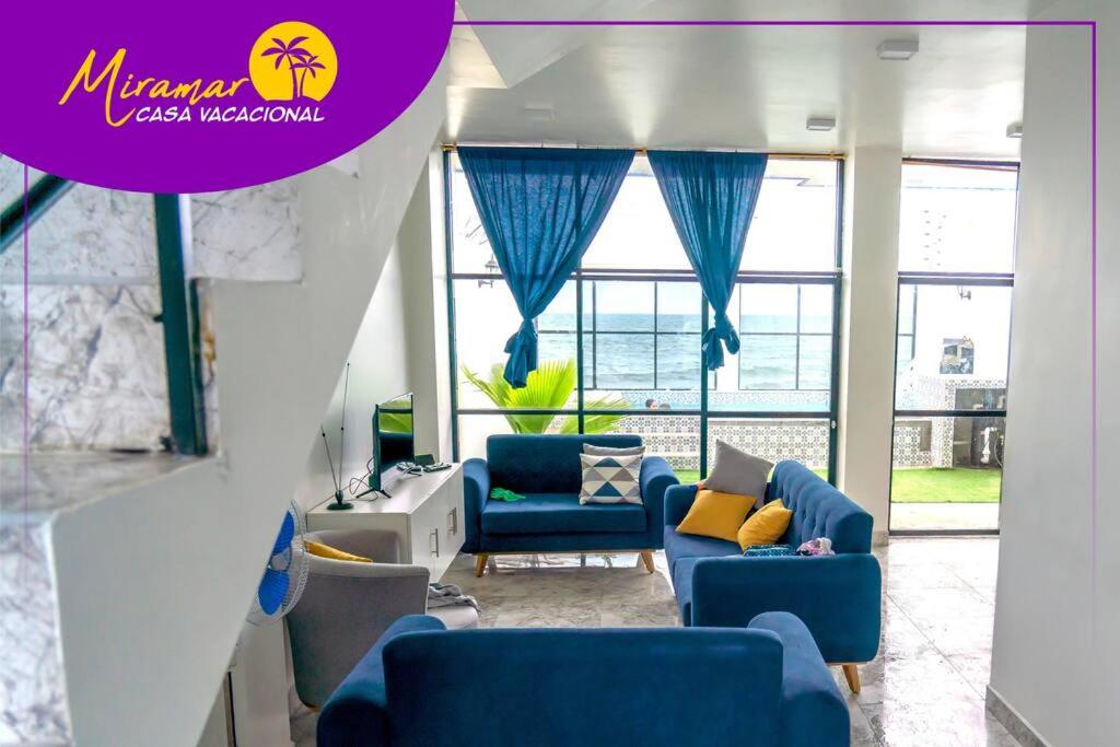 Five-Bedroom House photo 3