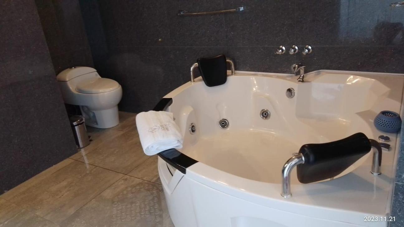 Suite With City View photo 2
