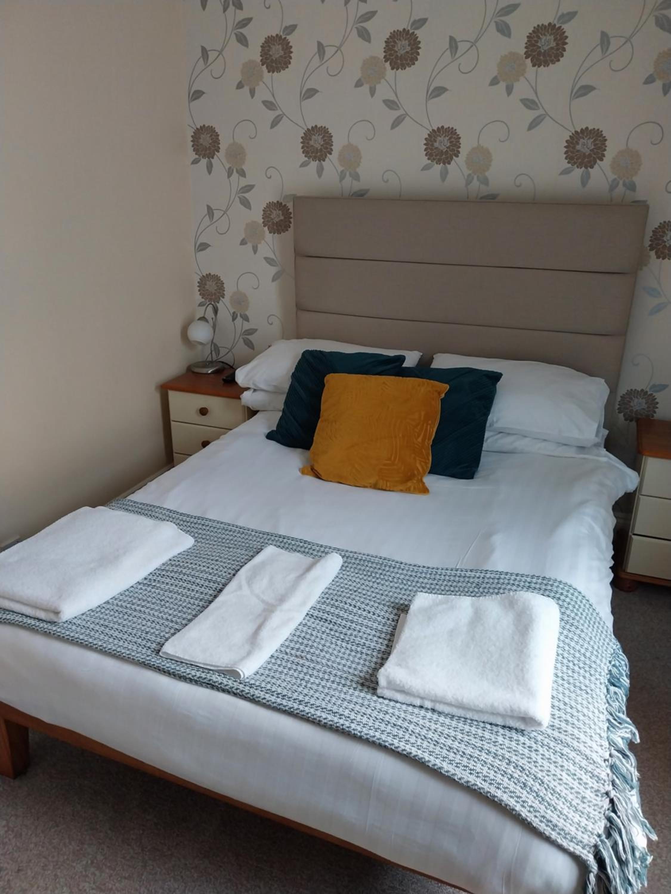 Double Room with Private Bathroom - Photo 1