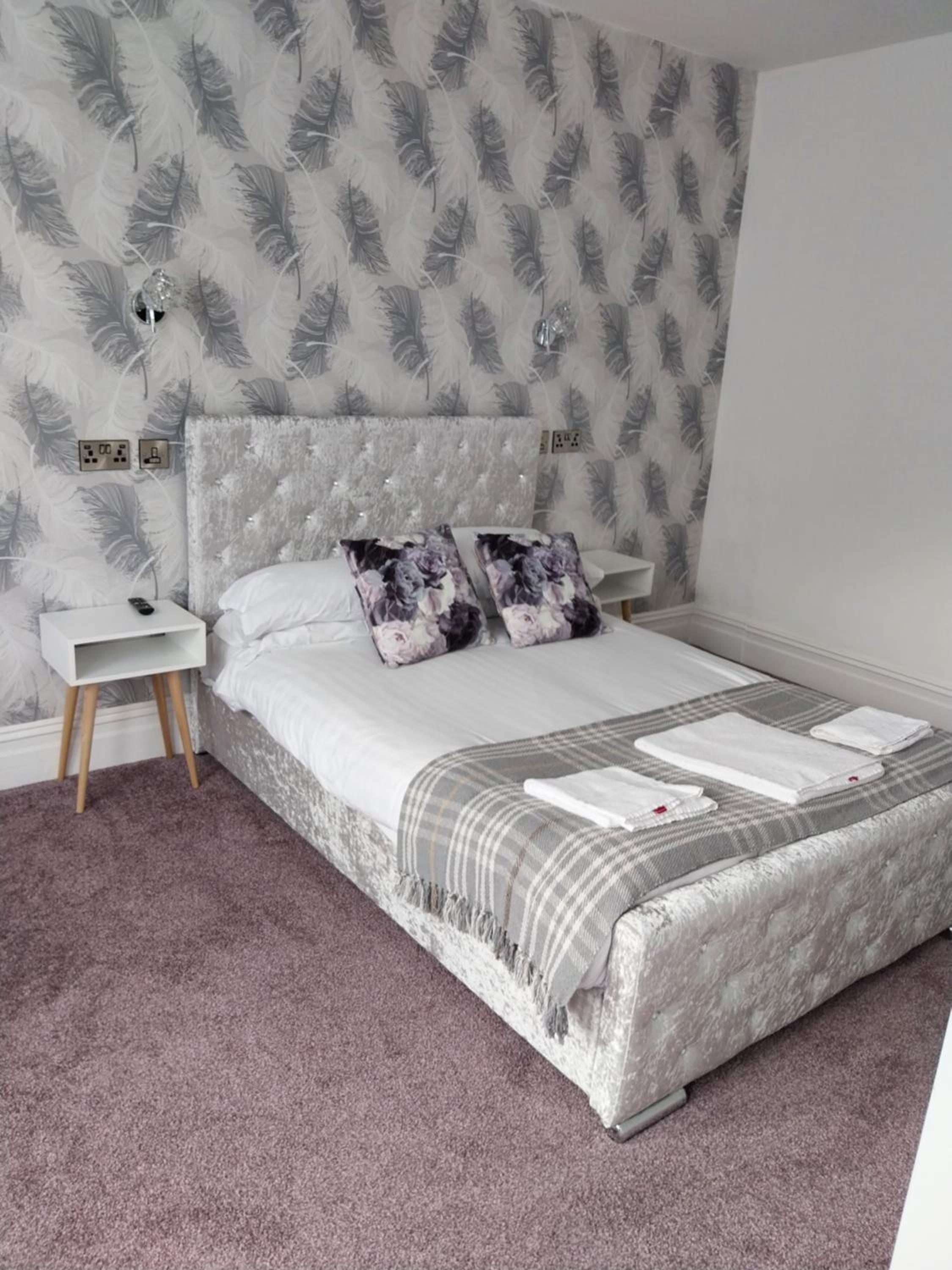 Double Room with Private Bathroom - Photo 3