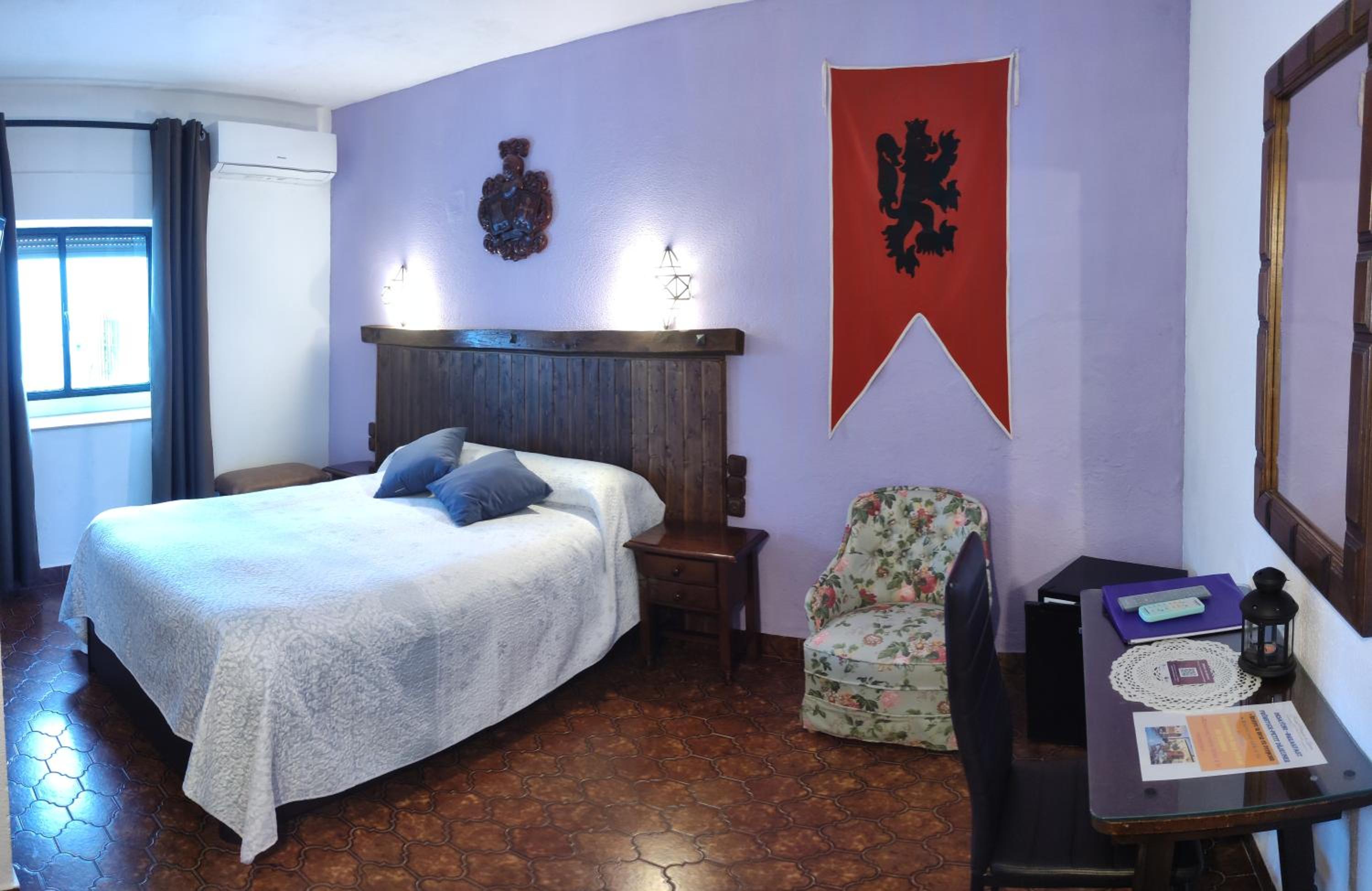 Standard Queen Room photo 3