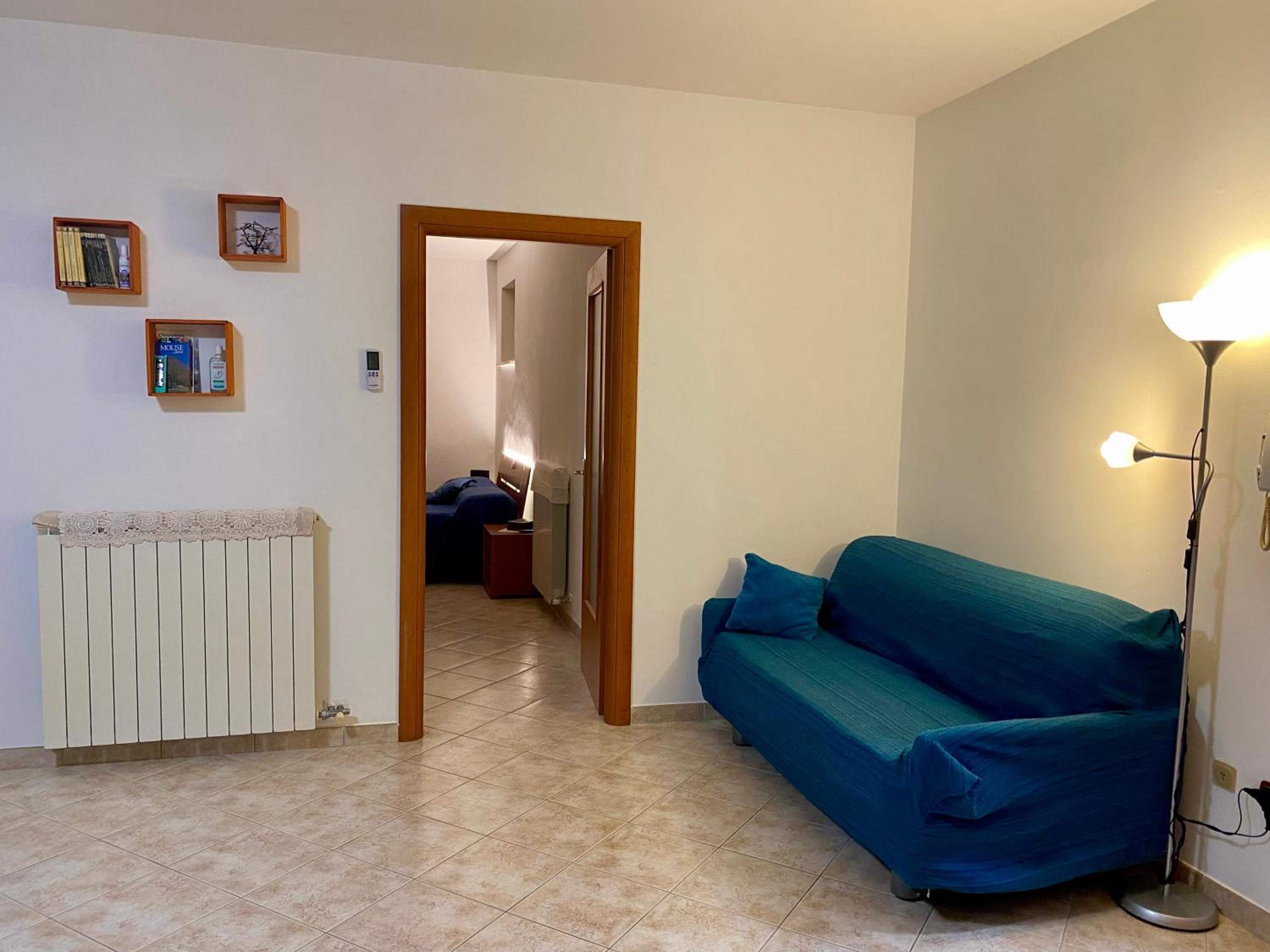 One-Bedroom Apartment photo 1