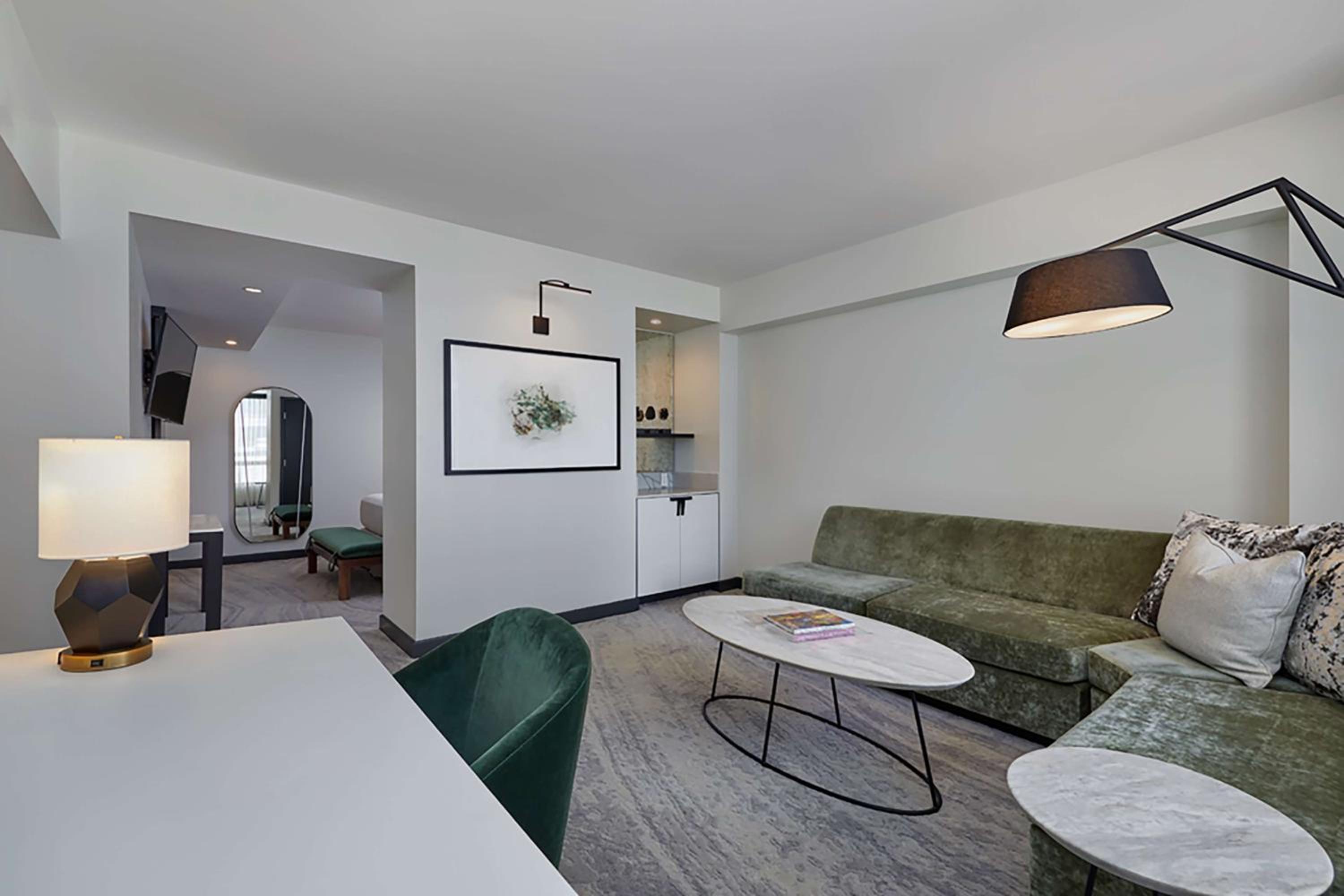 Superior Junior King Suite