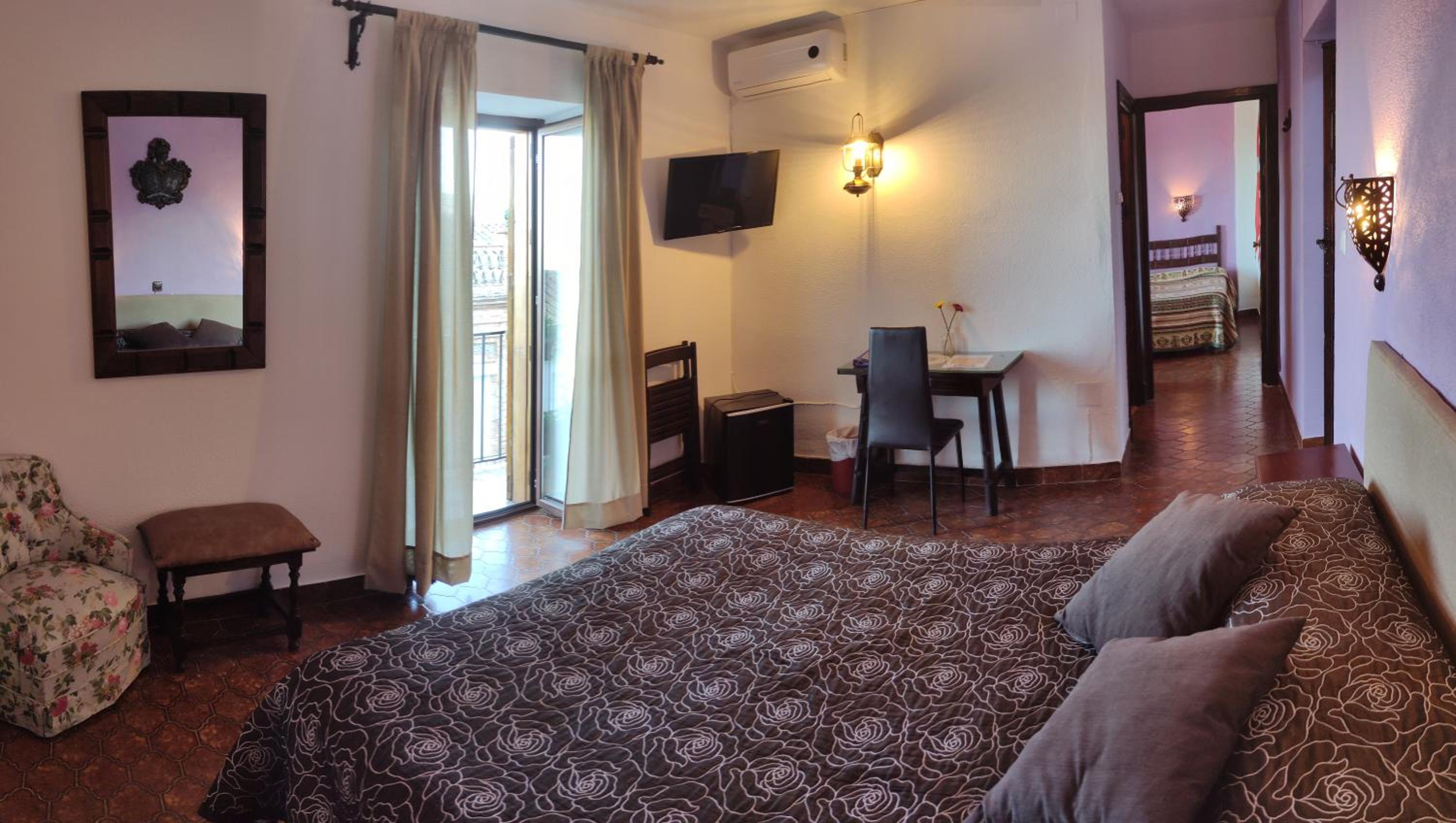 Family Room With Balcony (2 Adults + 2 Children) photo 2