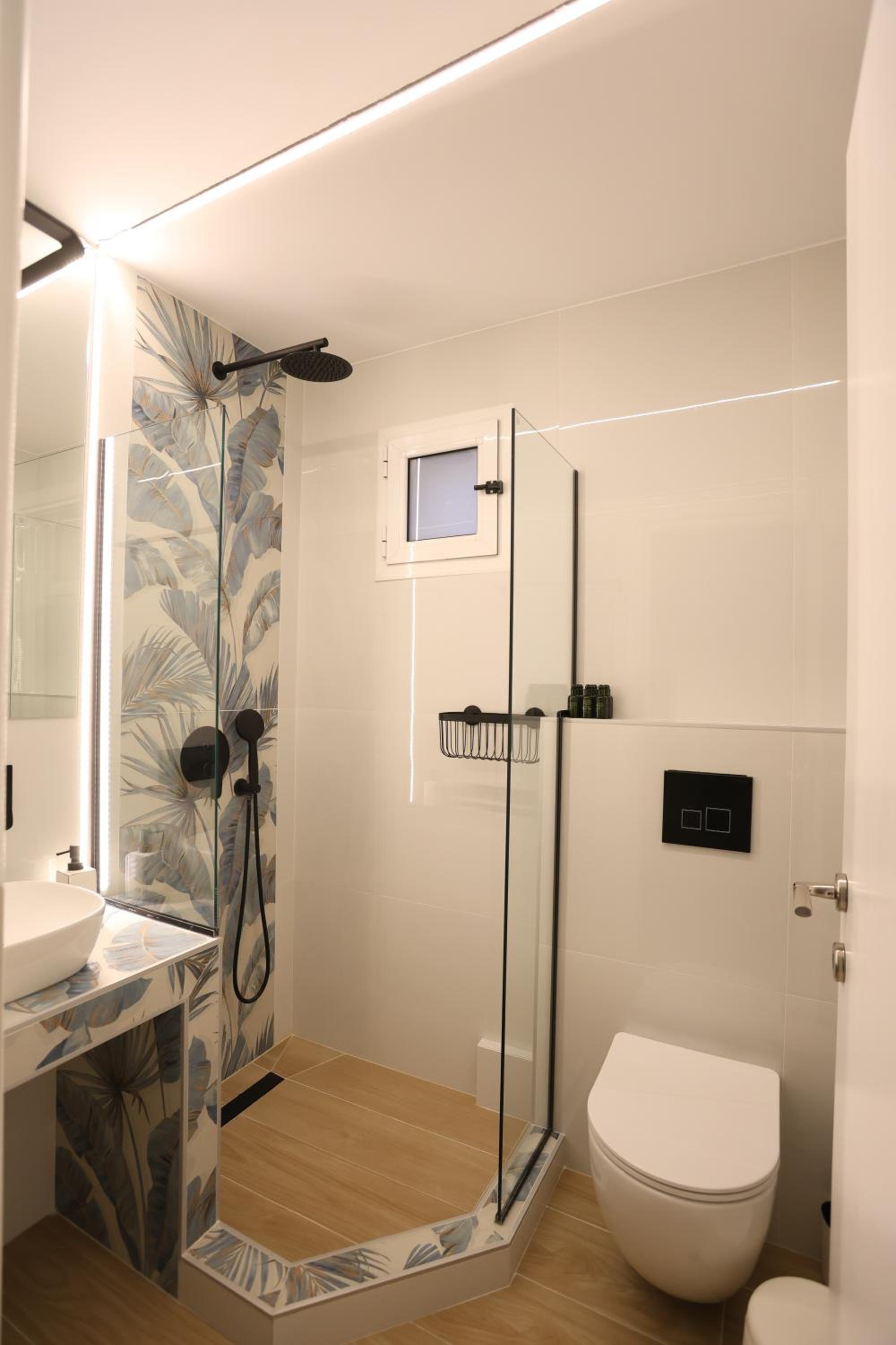 One-Bedroom Apartment with Balcony photo 2