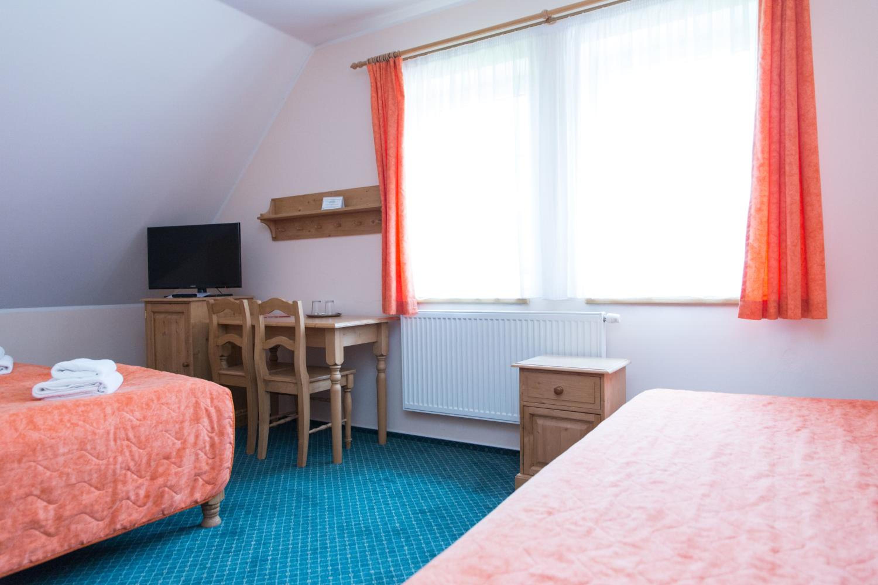 Triple Room photo 2